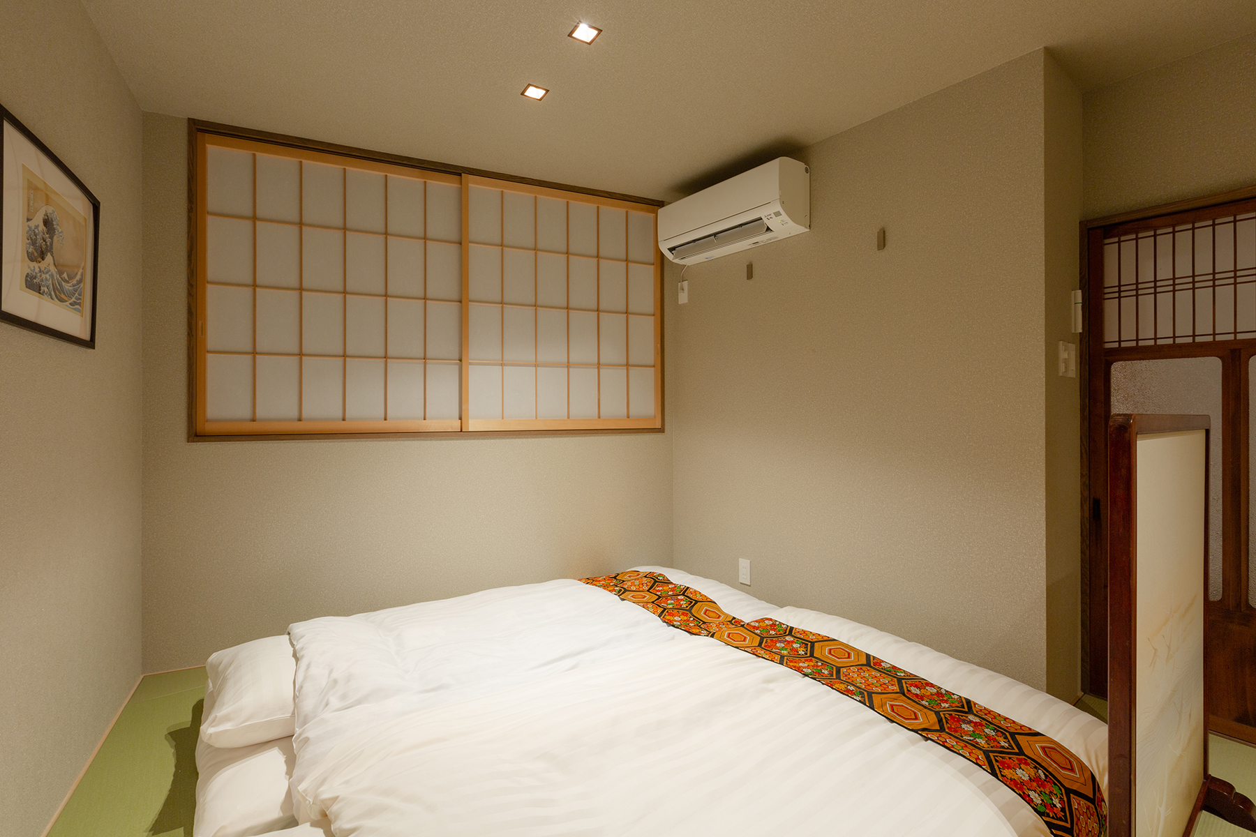 【八重家河原町】　居間（寝室）