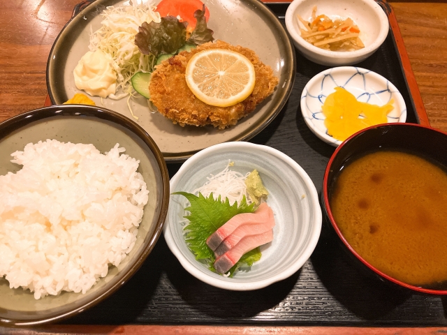 夕食日替わり