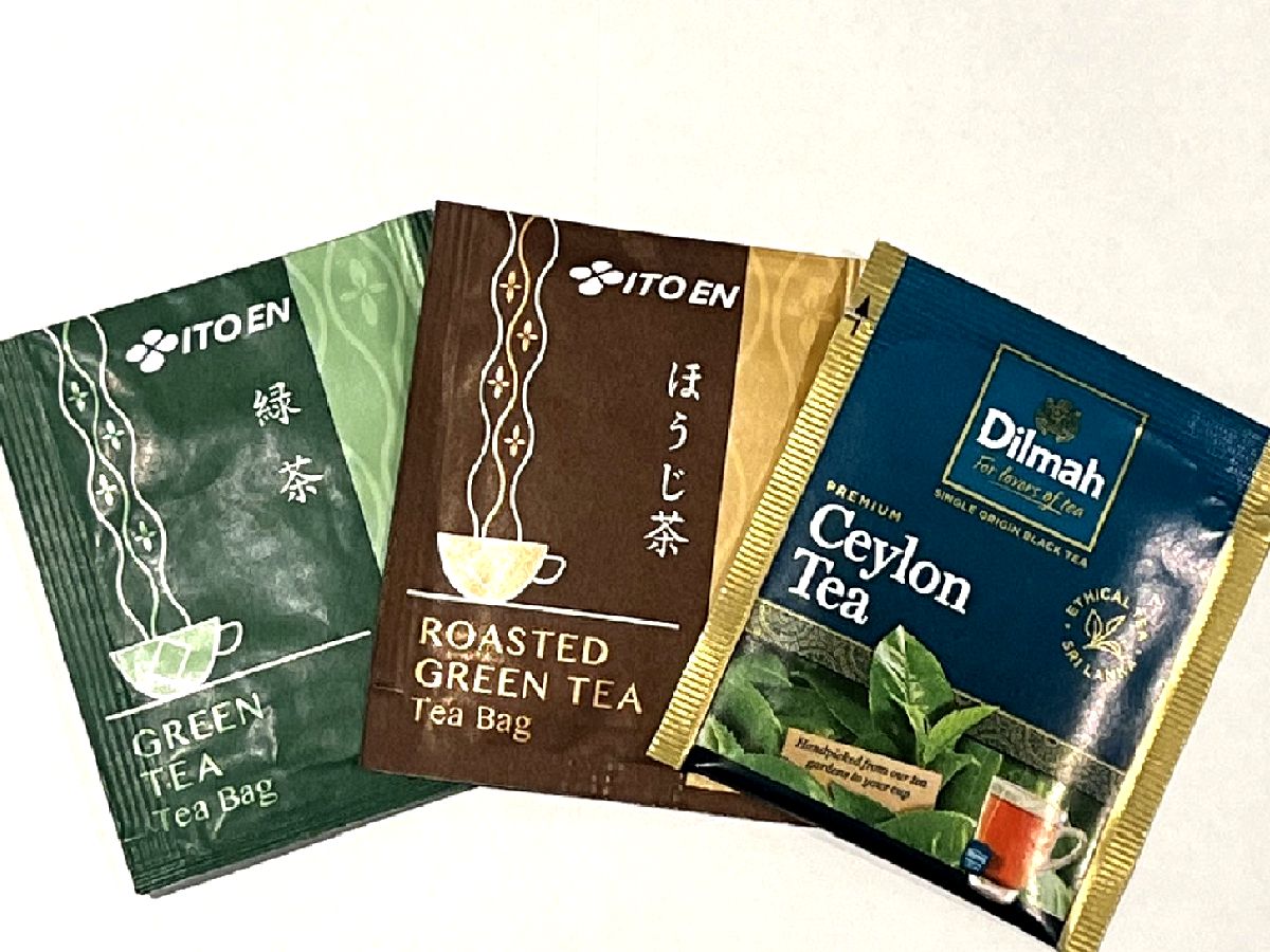 朝食でご用意。お部屋で　伊藤園のお茶　ほうじ茶　Dilmahのセイロンティ　