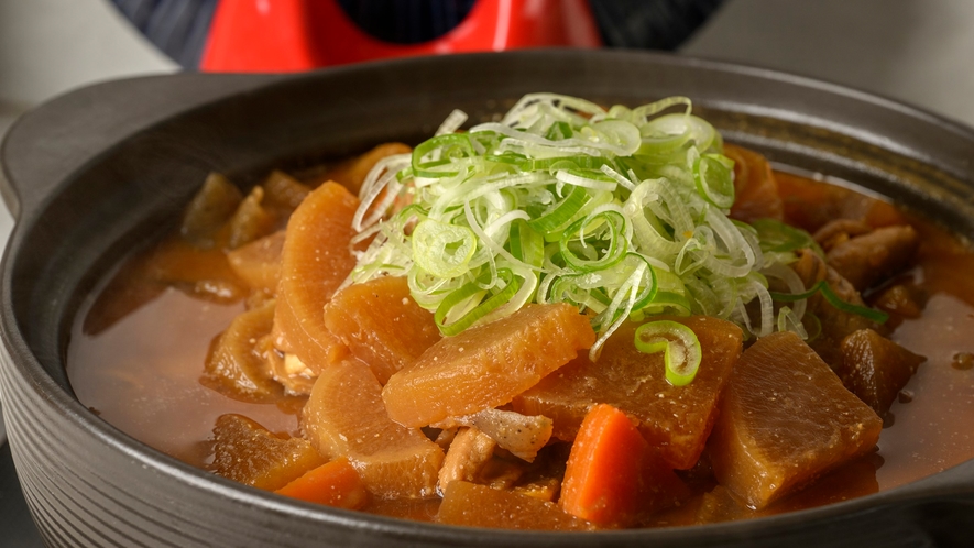 名古屋めし「どて煮」赤みそを使って長時間煮込んだどて煮、ごはんにかけて「どて飯」にしても絶品です。