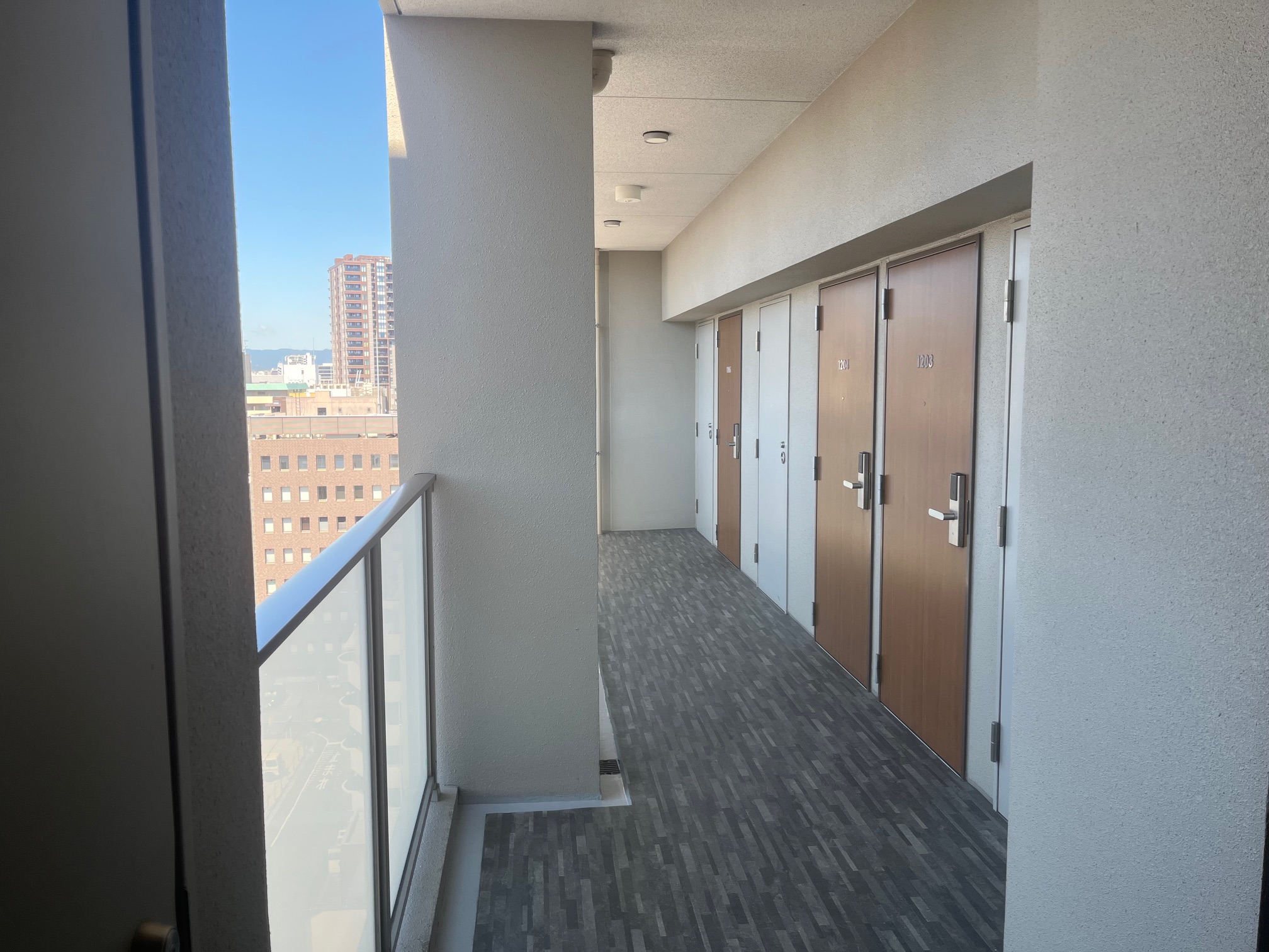 お部屋の前は外廊下