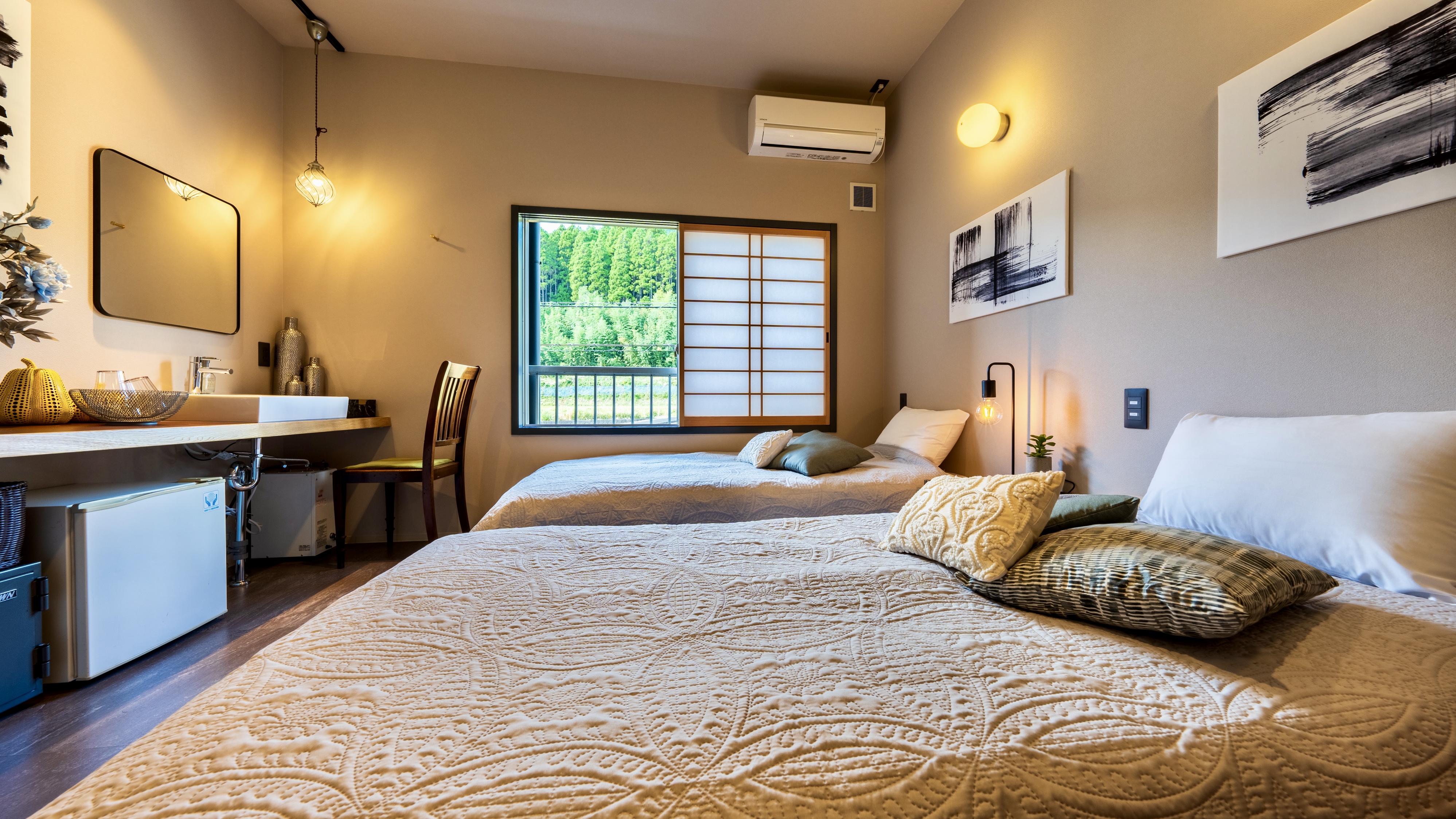 【洋館】3号室・洋室／ツイン　シングルベット&times;2台