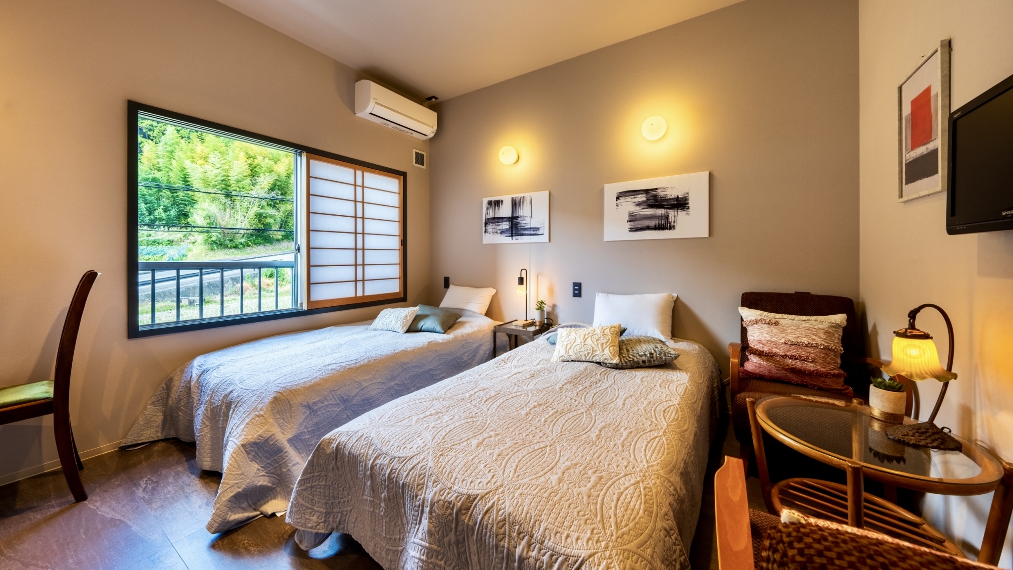 【洋館】3号室・洋室／ツイン　シングルベット&times;2台