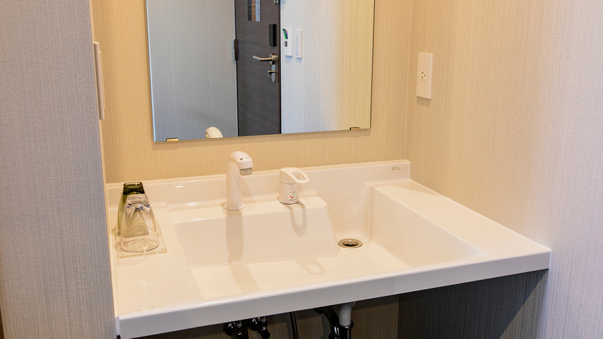 【客室】ユニバーサルダブル（独立洗面台）