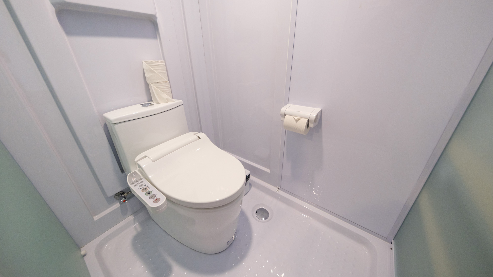 トイレ・シャワールーム別々