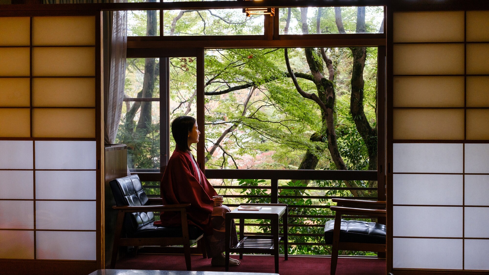 楓を臨む客室