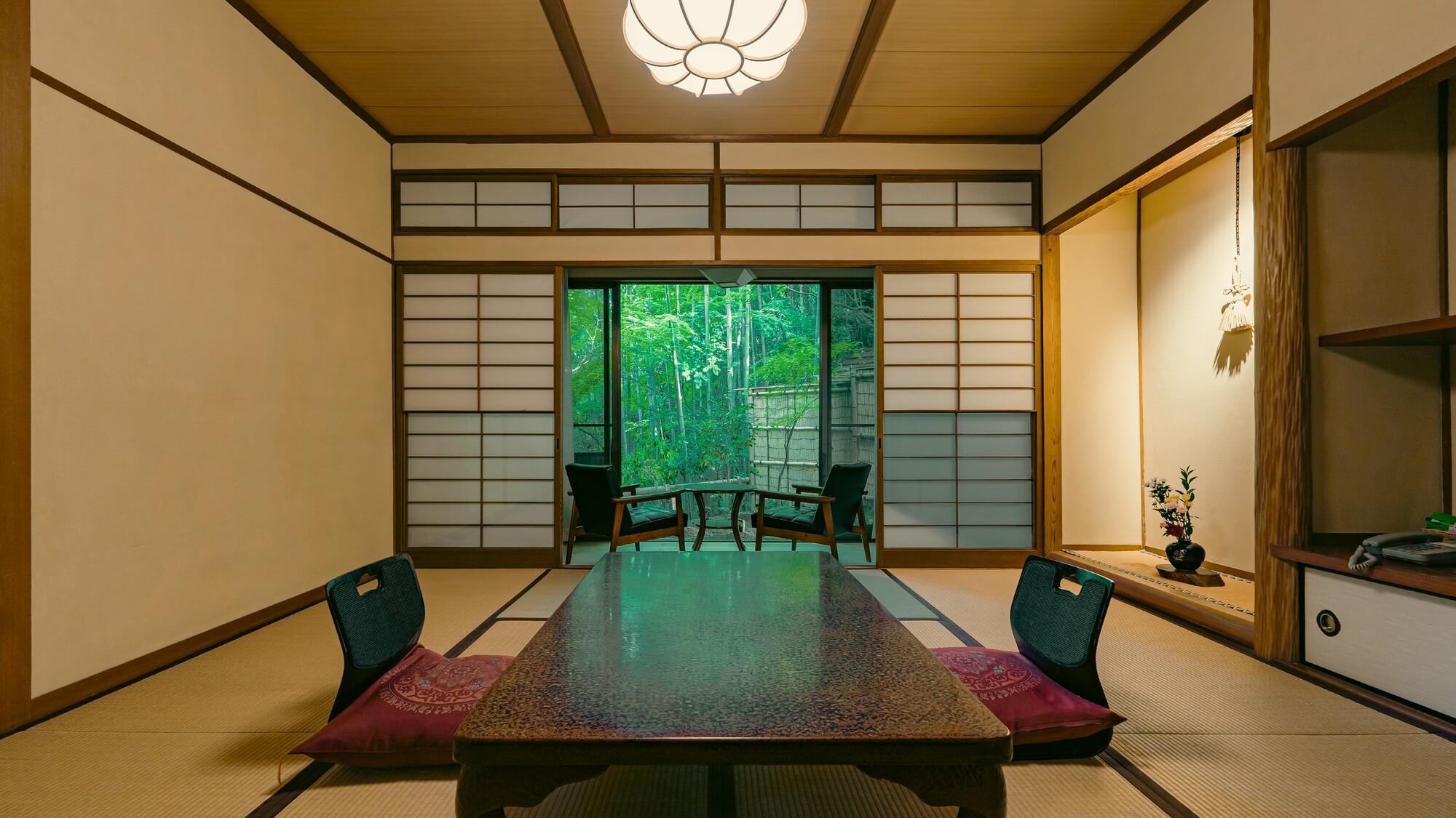 竹林に囲まれた露天風呂付客室（一例）