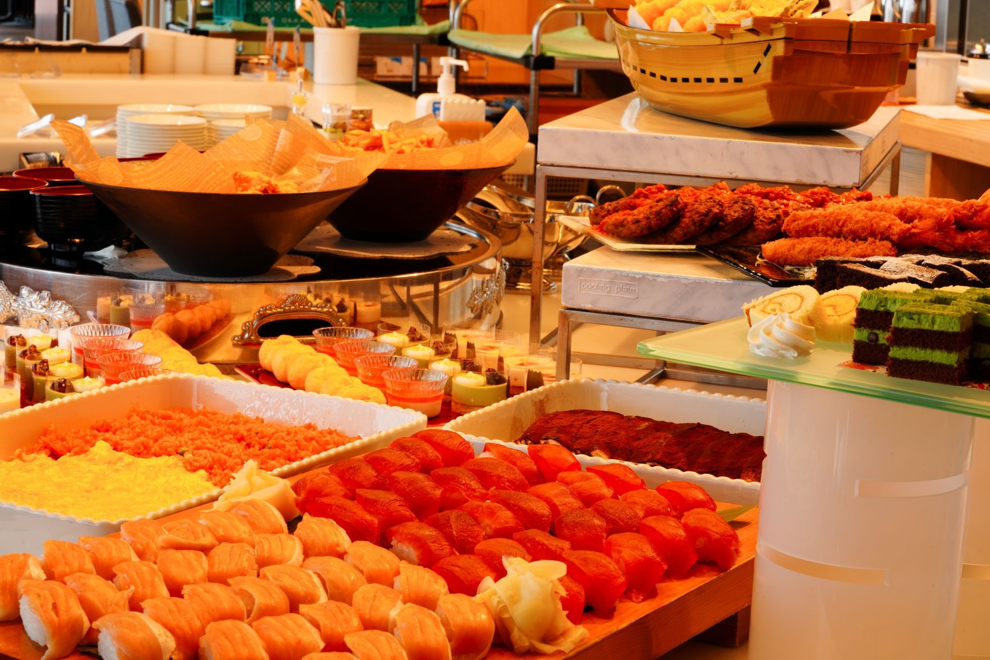【お盆限定★夏休みファミリーブッフェ】　（和室)　◆1泊2食◆　涼味フェア開催♪　飲み放題90分付！