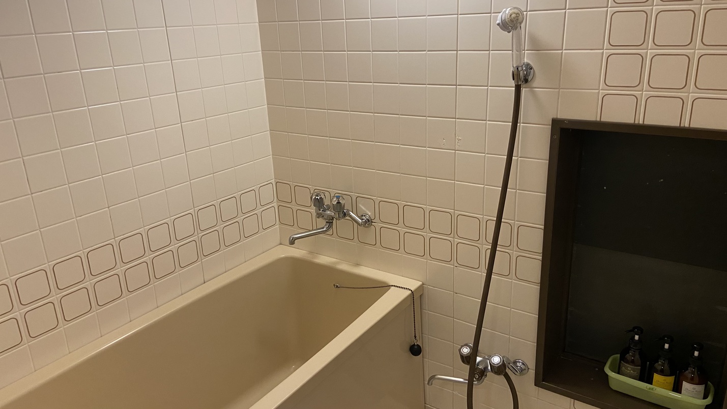 【特別室】浴室：シャワーヘッドはミラブルを採用しております。