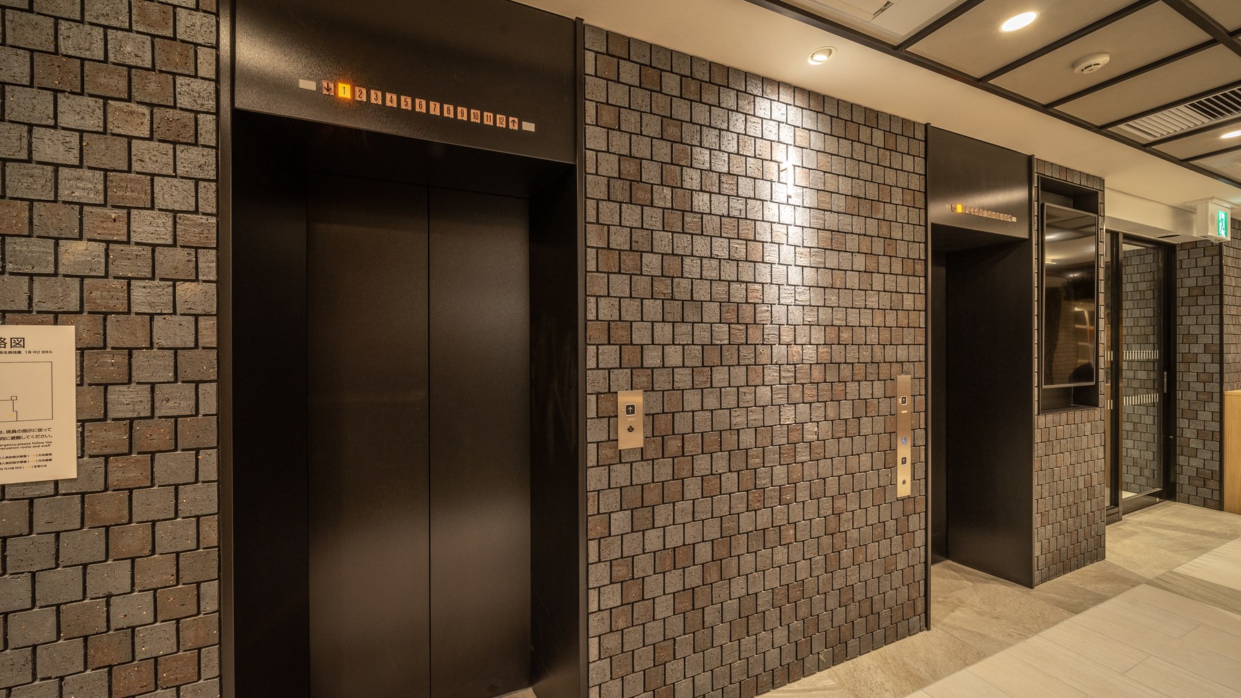 エレベーターは２基完備で待ち時間短縮
