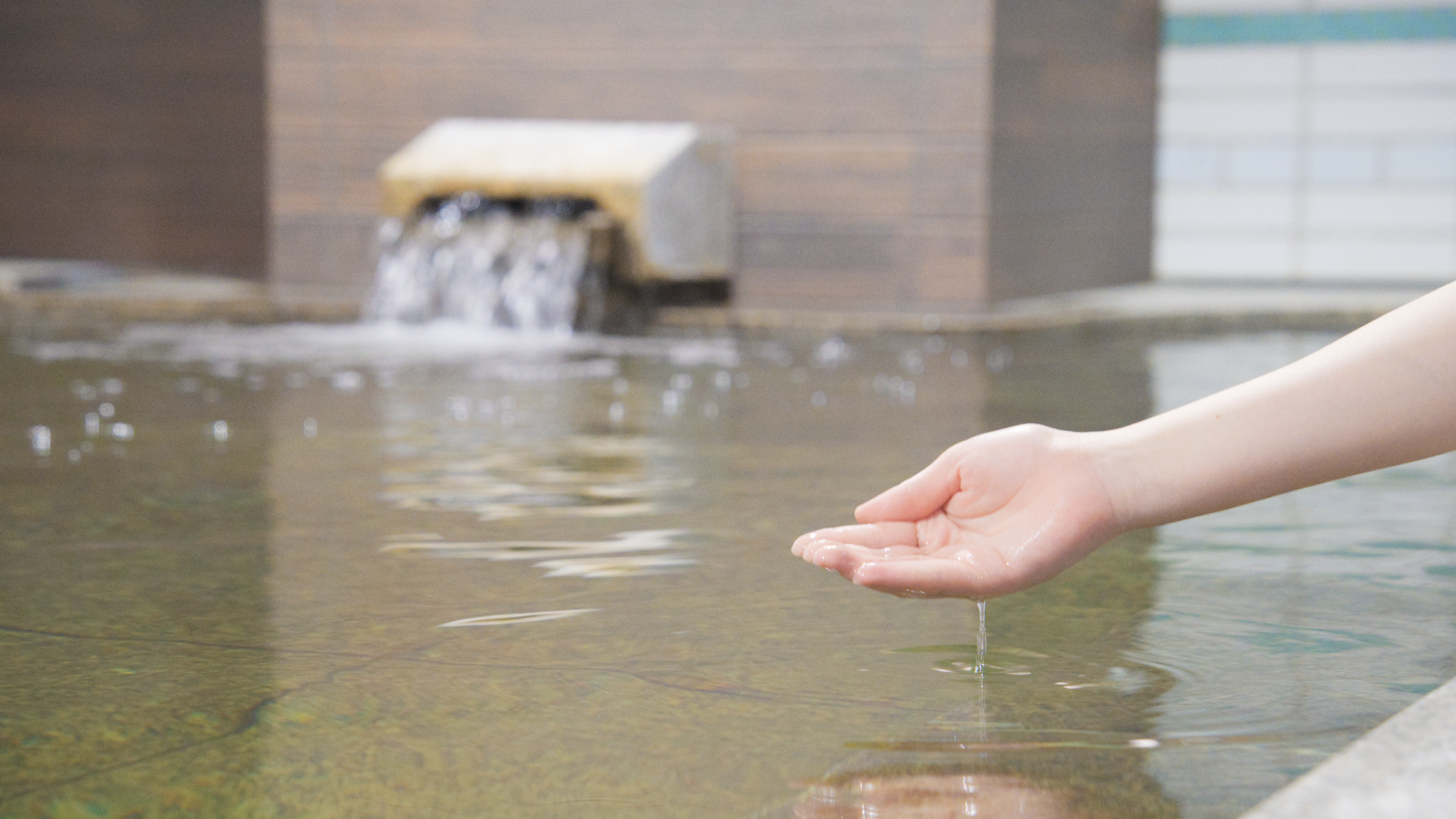 美肌効果・疲労回復効果もあり入浴時の「すべすべ」感があるのが特徴で、女性のお客様に大好評でございます