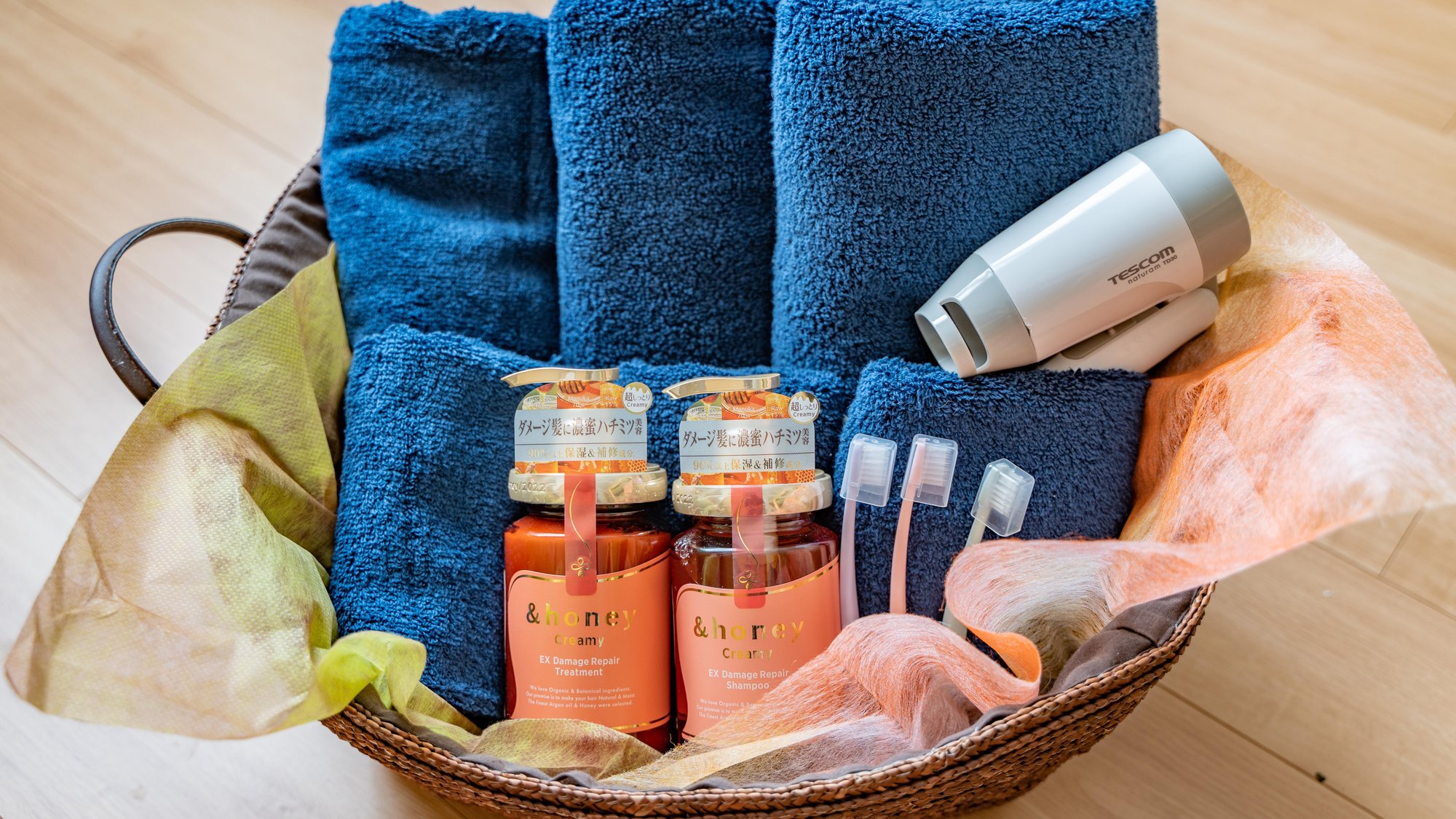 ・タオル、シャンプー、トリートメント、歯ブラシ、ドライヤーをご用意