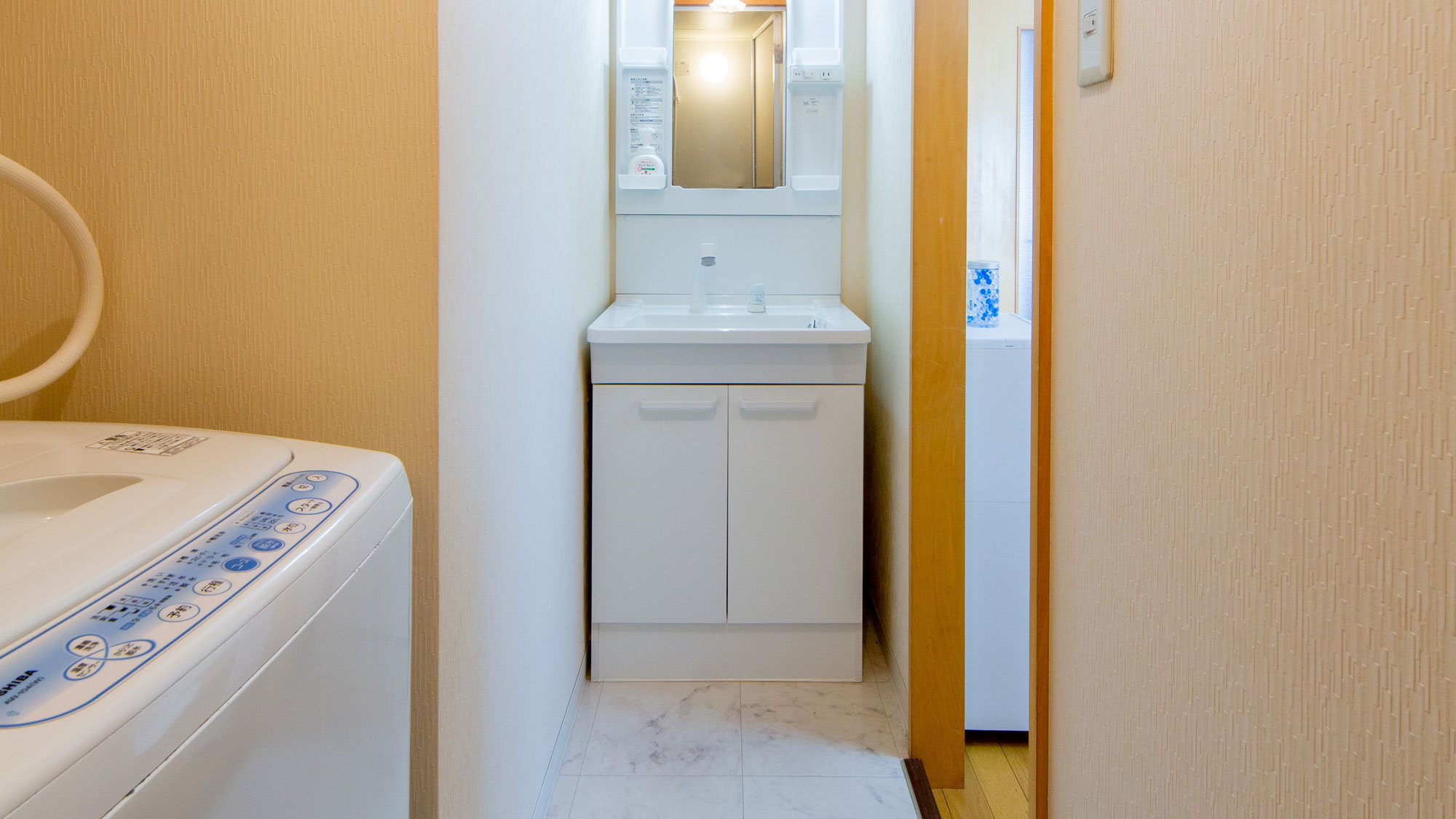 【客室】洗濯機～洗剤のも完備。連泊でも安心！少なめ荷物でラクラク滞在♪