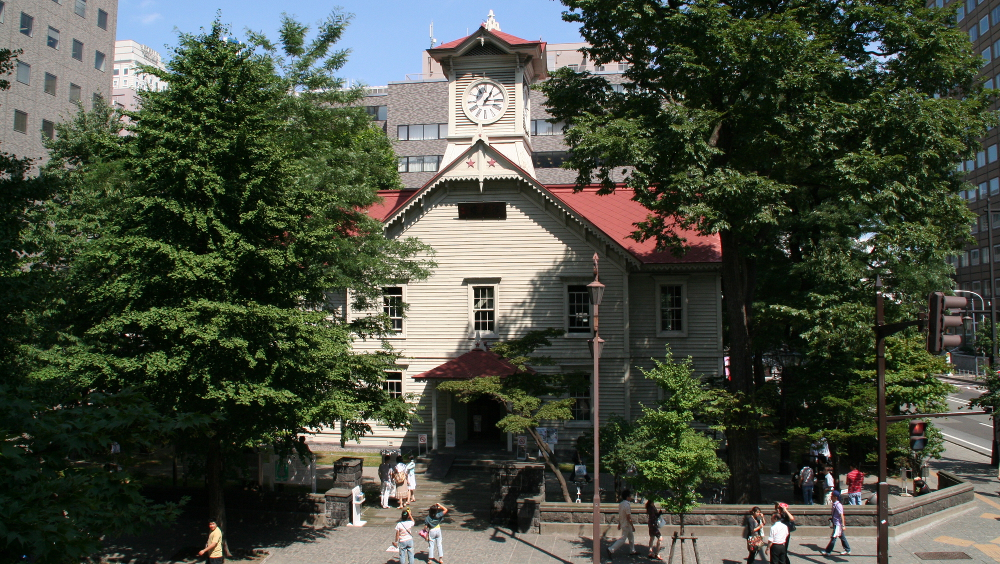 札幌市時計台／国指定の重要文化財。日本最古の機械式塔時計で今も鐘を鳴らし続けている