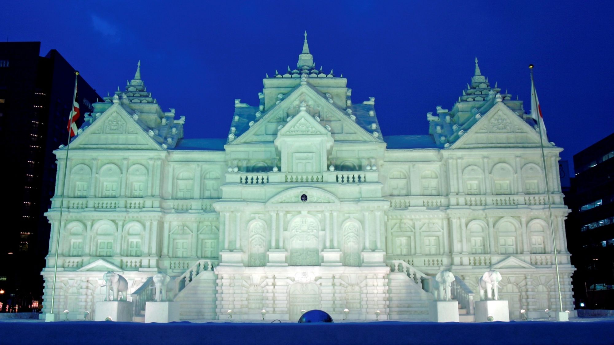 【冬の観光】毎年2月開催雪まつりの大雪像