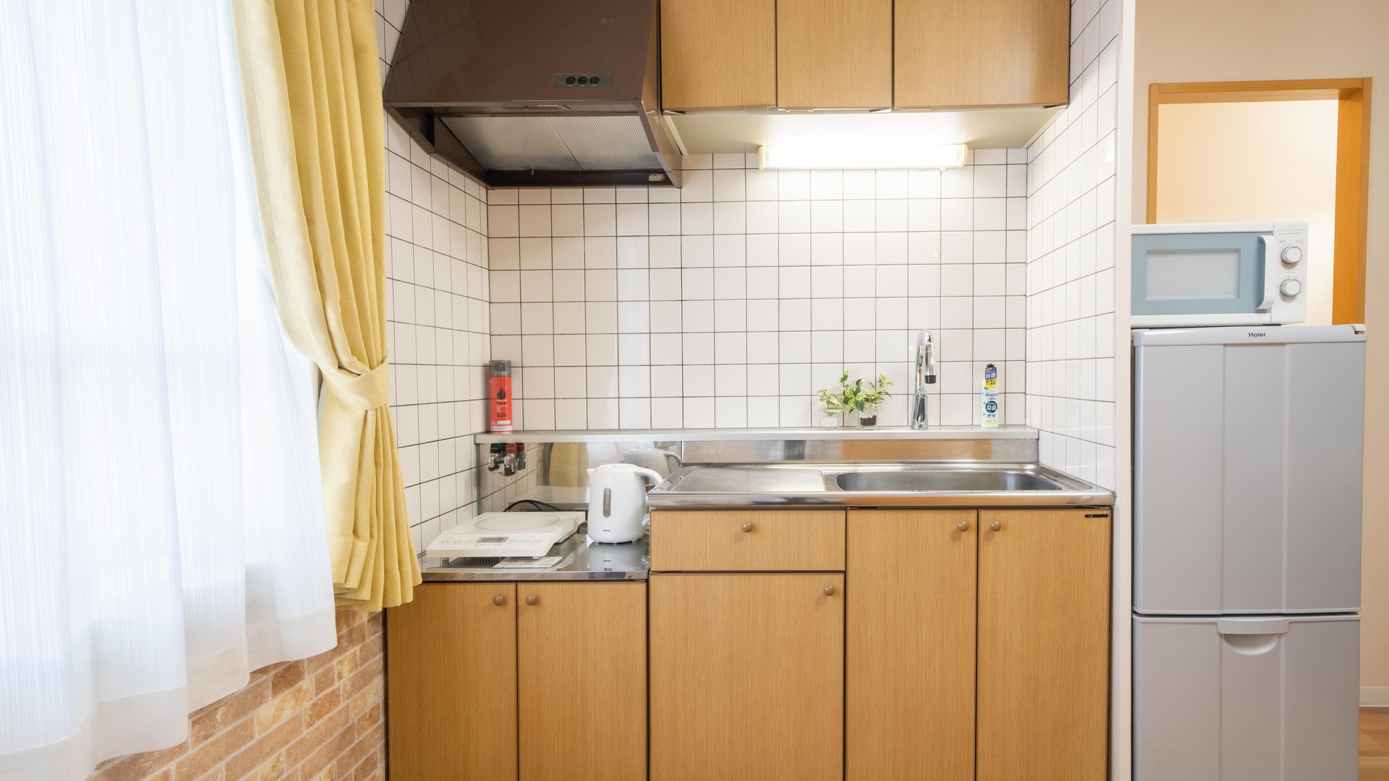 ・【ダイニング付き5名定員】電子レンジや冷蔵庫、鍋や食器など調理一式を完備