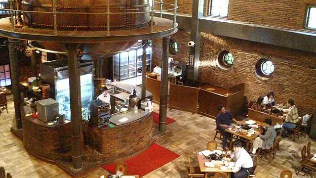 サッポロビール園／歴史的建造物の中で新鮮な生ビールとジンギスカンを堪能してみては