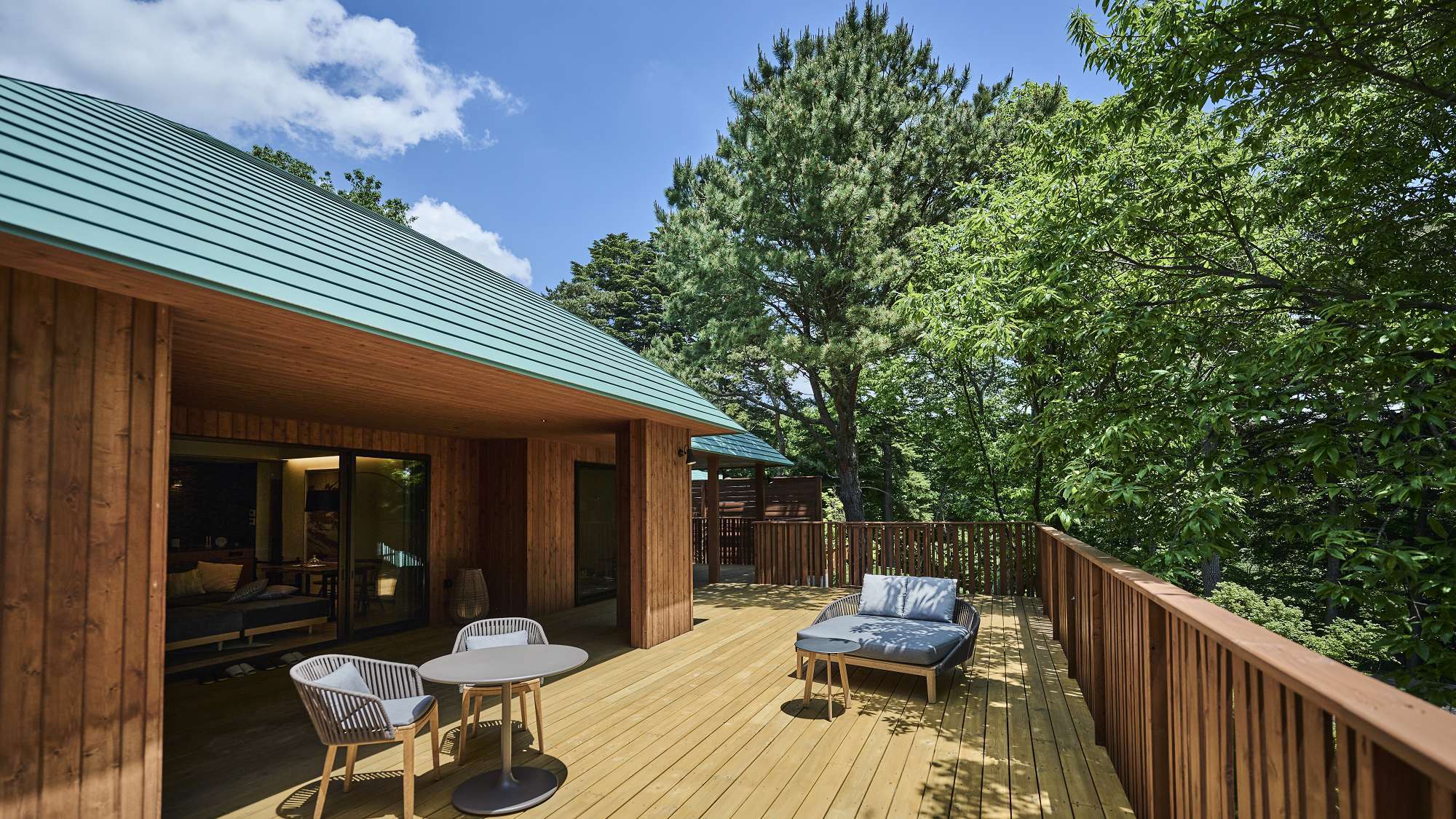 テラスヴィラスイート：テラス＜夏＞