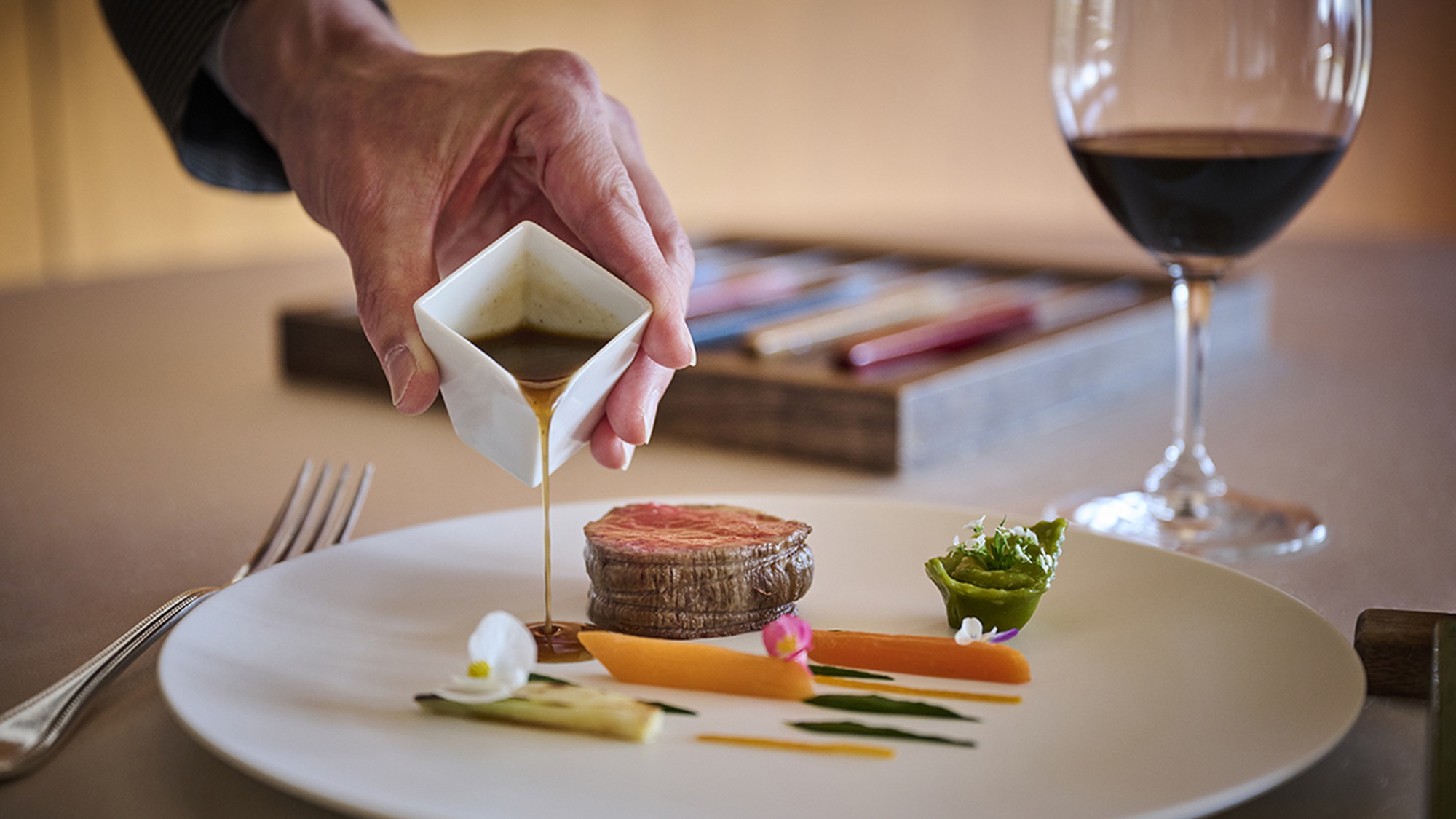 【夕食一例】ひらまつらしい正統派な部分とこの地にふさわしい軽やかさが 融合した新しいフランス料理