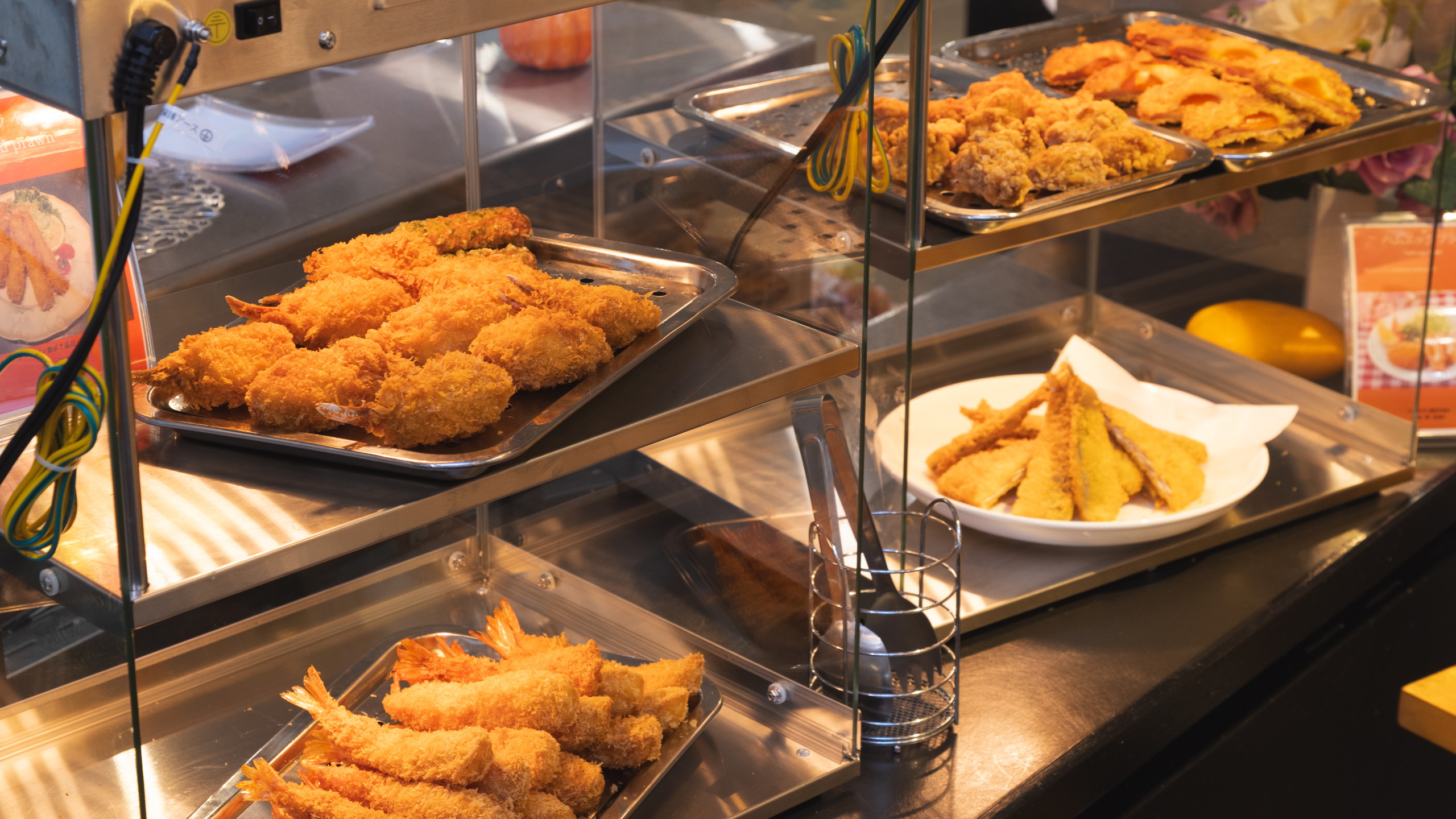 朝食ビュッフェ　揚げ物コーナー