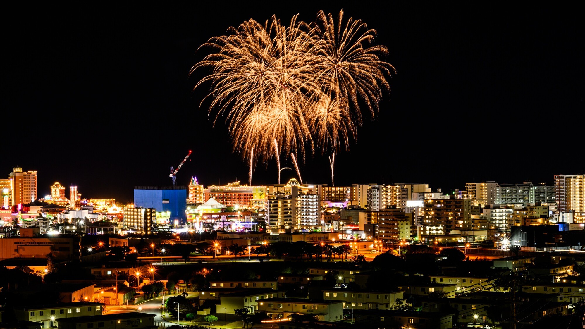 北谷町の花火（毎週土曜日）