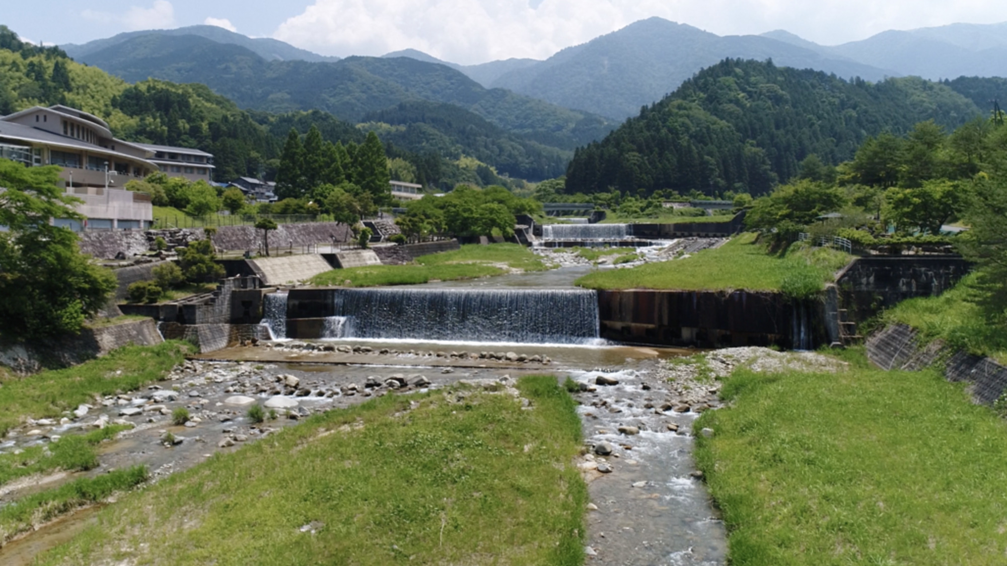 森や川に囲まれた大自然の中で癒しのひとときを