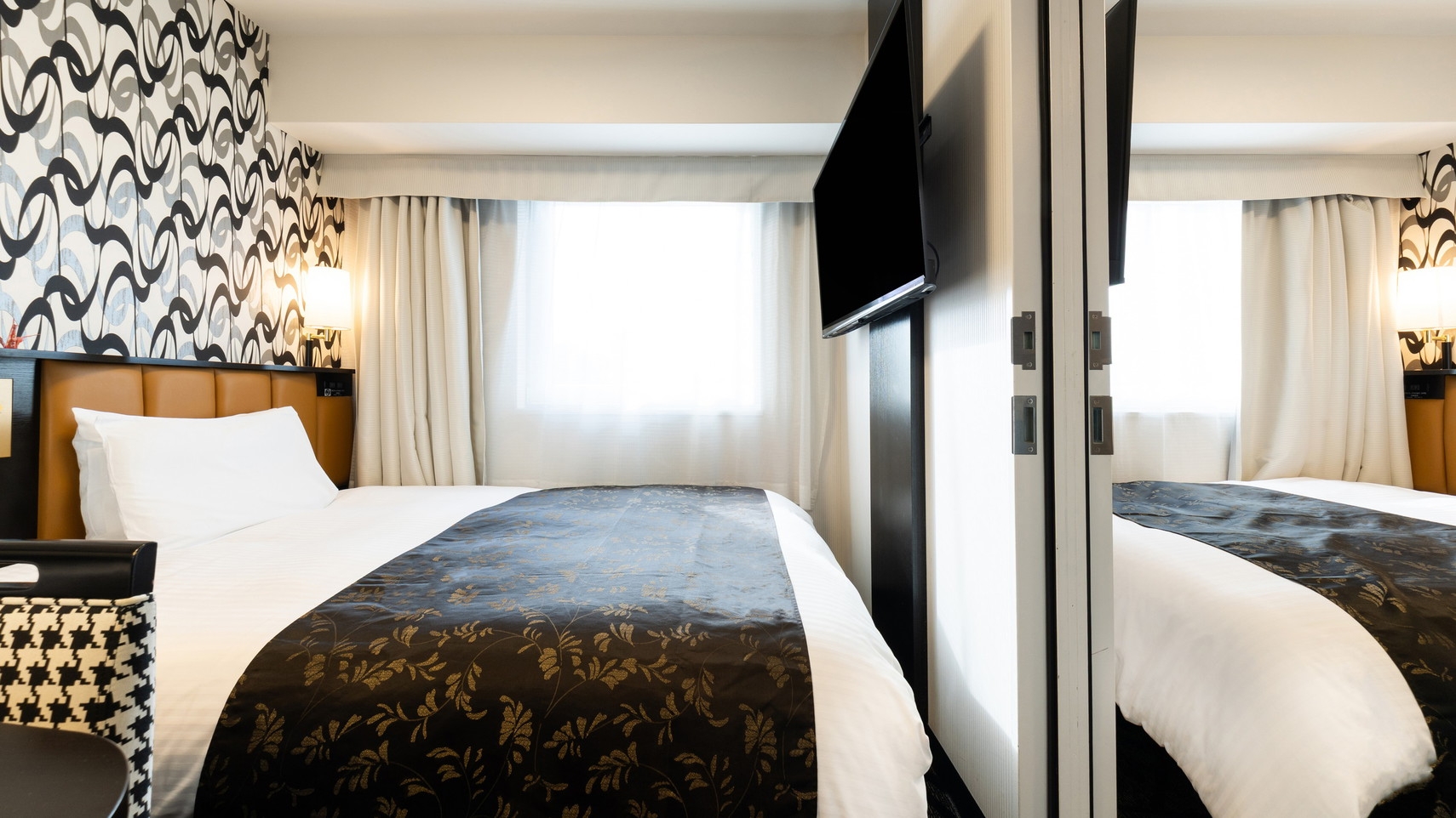 【素泊まり】2室コネクティングルームプラン　2部屋合わせて22平米　テレビもバス・トイレも客室に完備