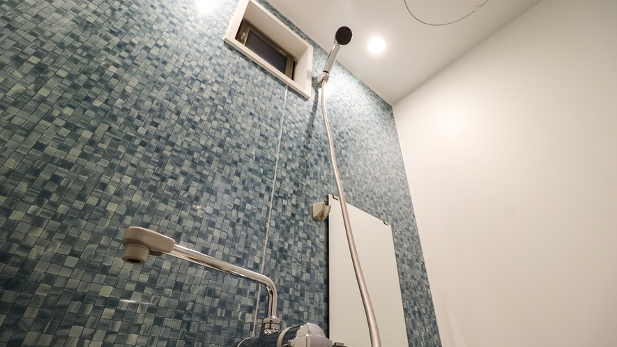【バスルーム｜トイレ】汚れがつきにくい浴室パネルを使用しているので清潔感が高く保たれます。