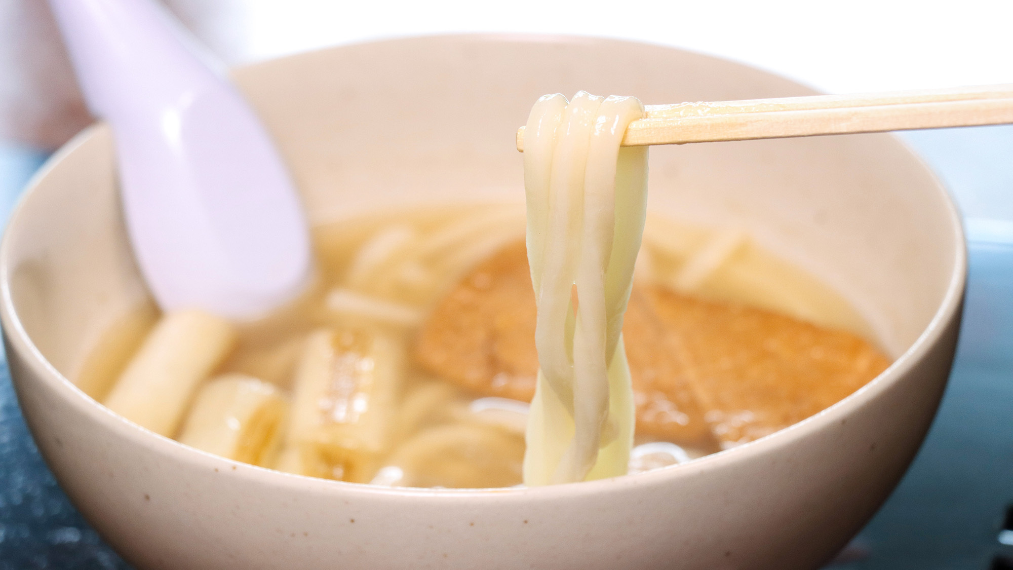 【朝食付】コテージ前はワンちゃんが喜ぶドッグラン♪オーナー特製「朝もやネギきつねうどんセット」