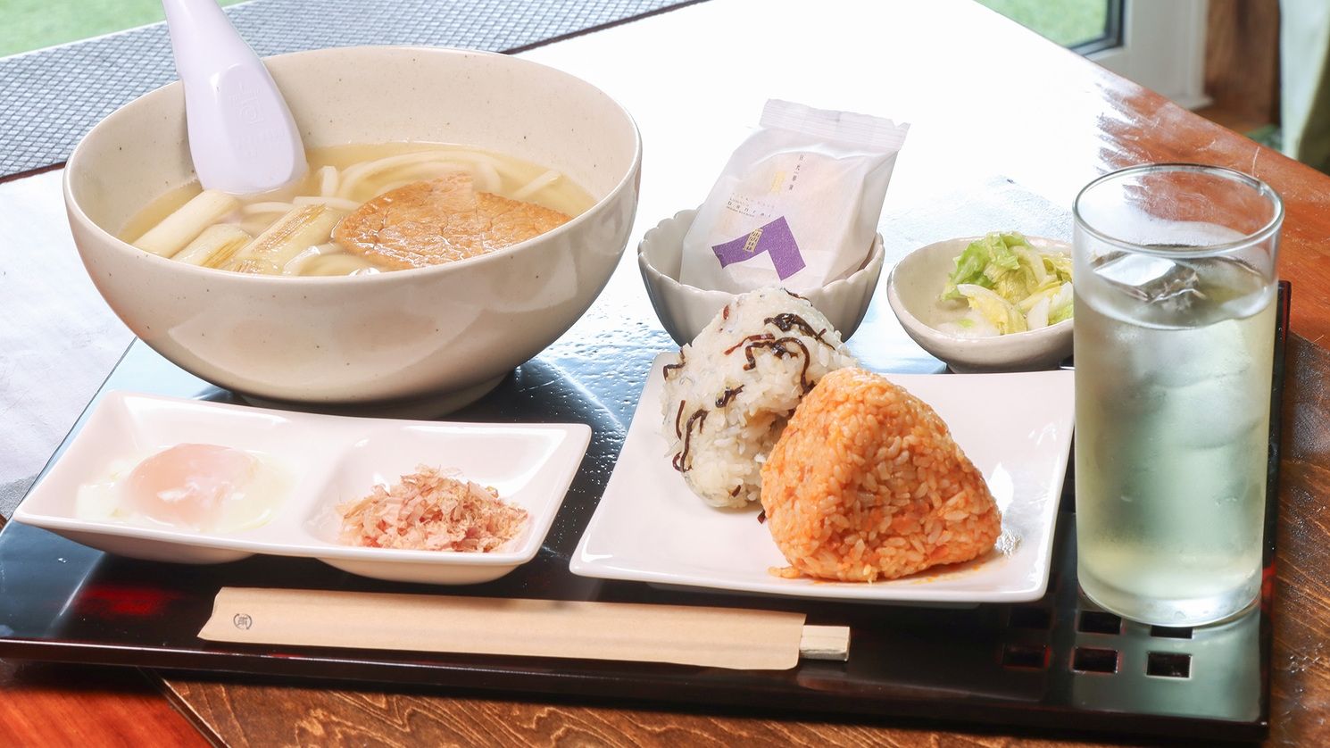 【朝食付】コテージ前はワンちゃんが喜ぶドッグラン♪オーナー特製「朝もやネギきつねうどんセット」