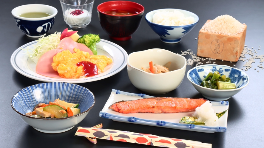 【朝食の一例】木島米と自家製野菜の和朝食