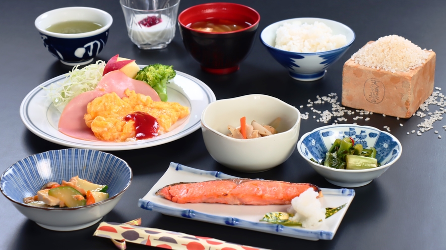 【朝食の一例】木島米と自家製野菜の和朝食