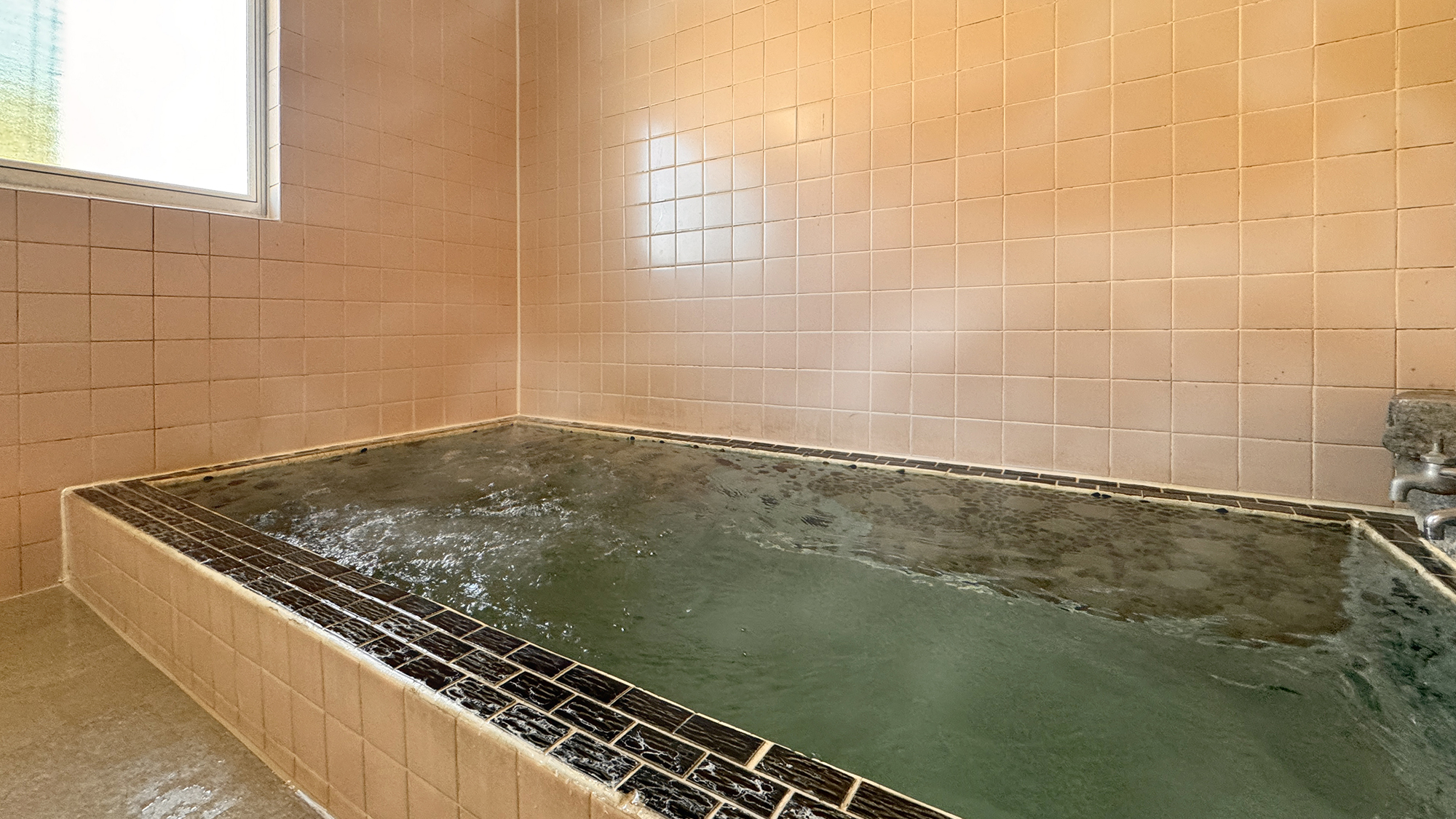 【お風呂】　ひろびろ湯船