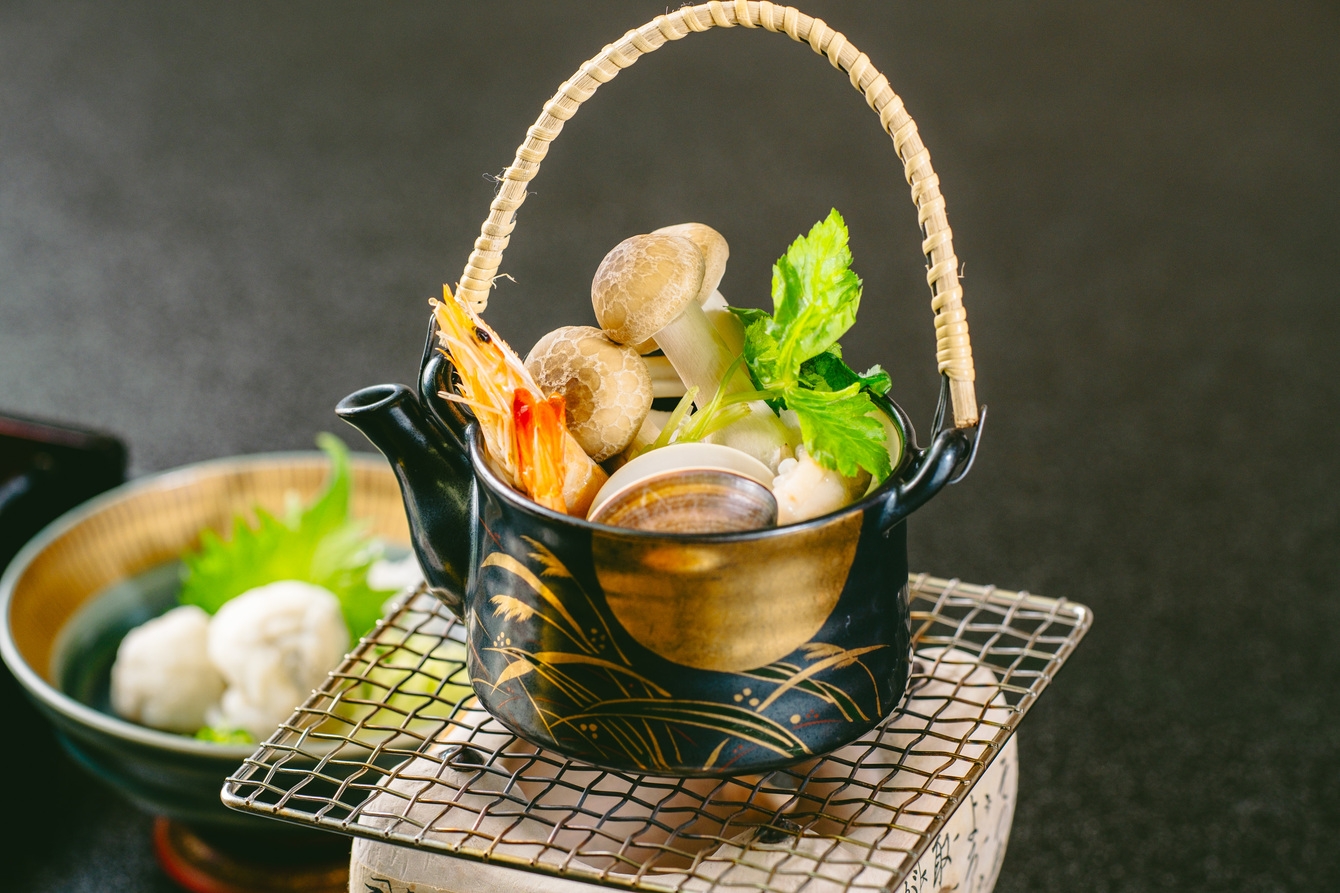 ◆　個室食　◆量より質／前沢牛柳川鍋・フカヒレ姿煮【　春の極み御膳　】