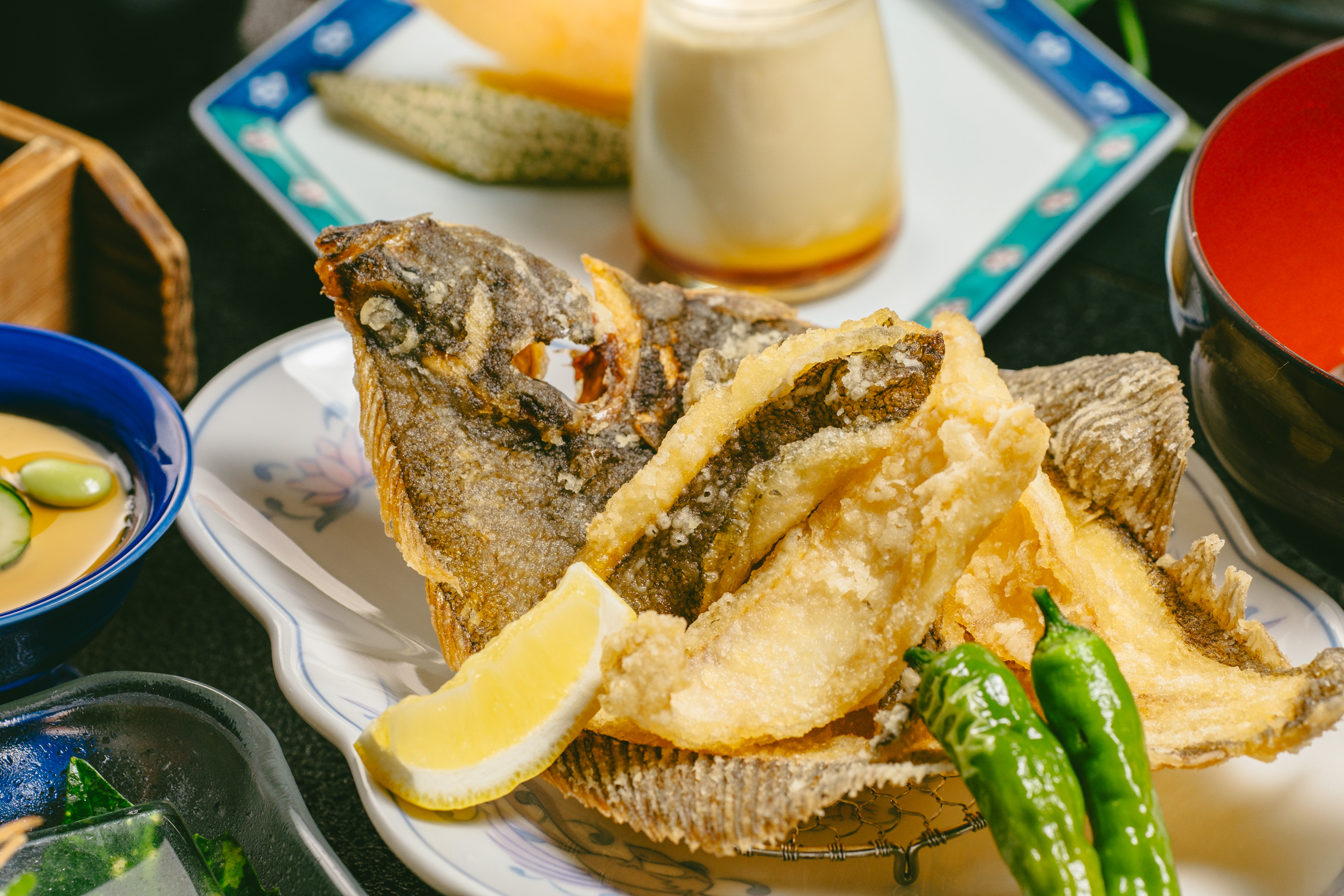 料理長おすすめ「前沢牛特選コース」鰈姿揚げ