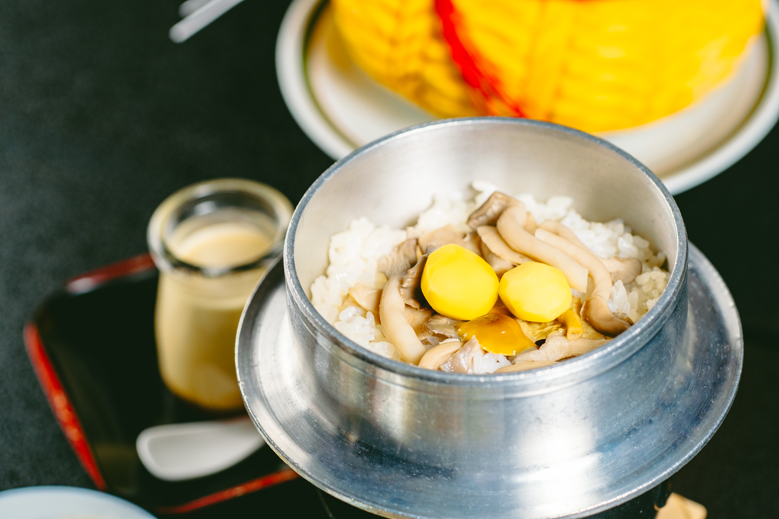 栗とキノコの釜飯