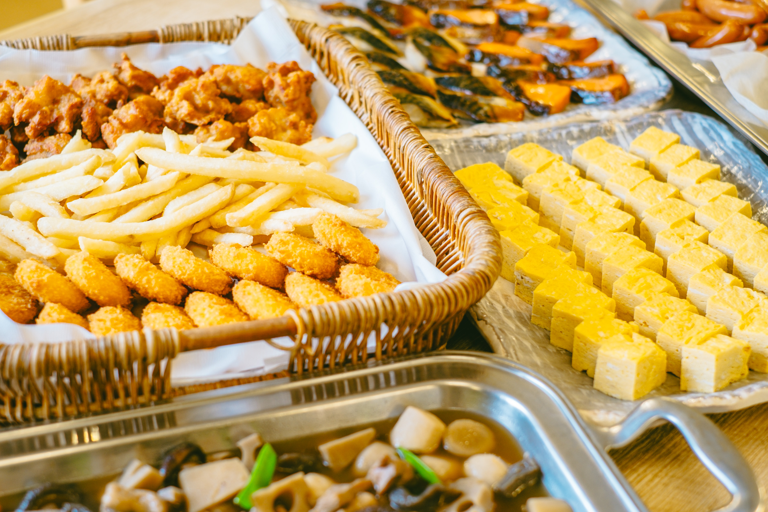 朝食バイキング（料理内容はイメージ）