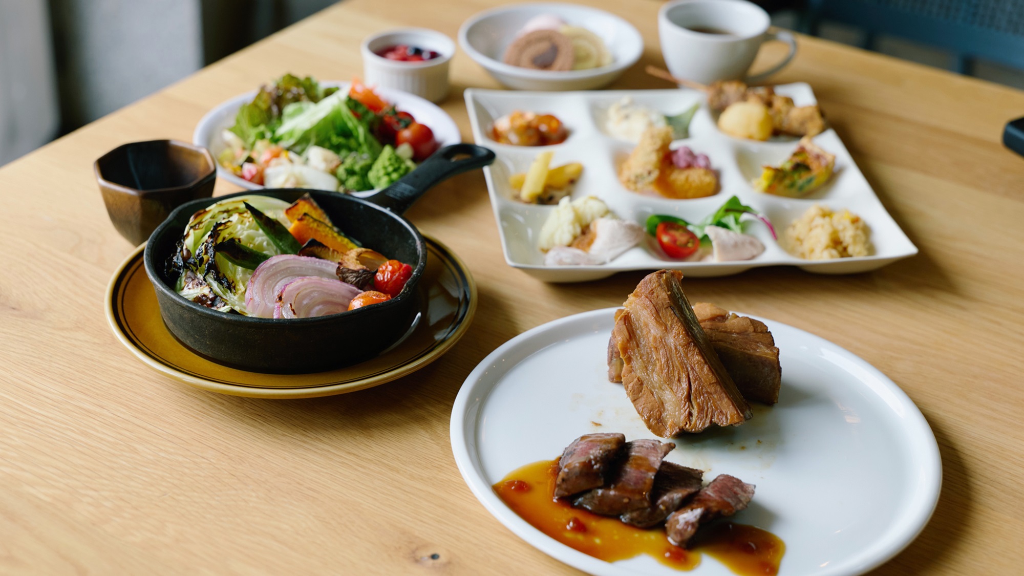 【グループ旅応援】≪3名様以上限定≫最大30％OFF！グループ旅をお得に＜■特選＆ハーフビュッフェ＞