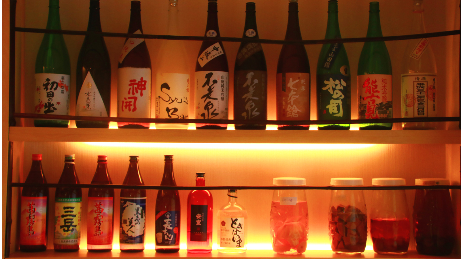 【bar】大好きな日本酒や焼酎、果実酒も取り揃えております。