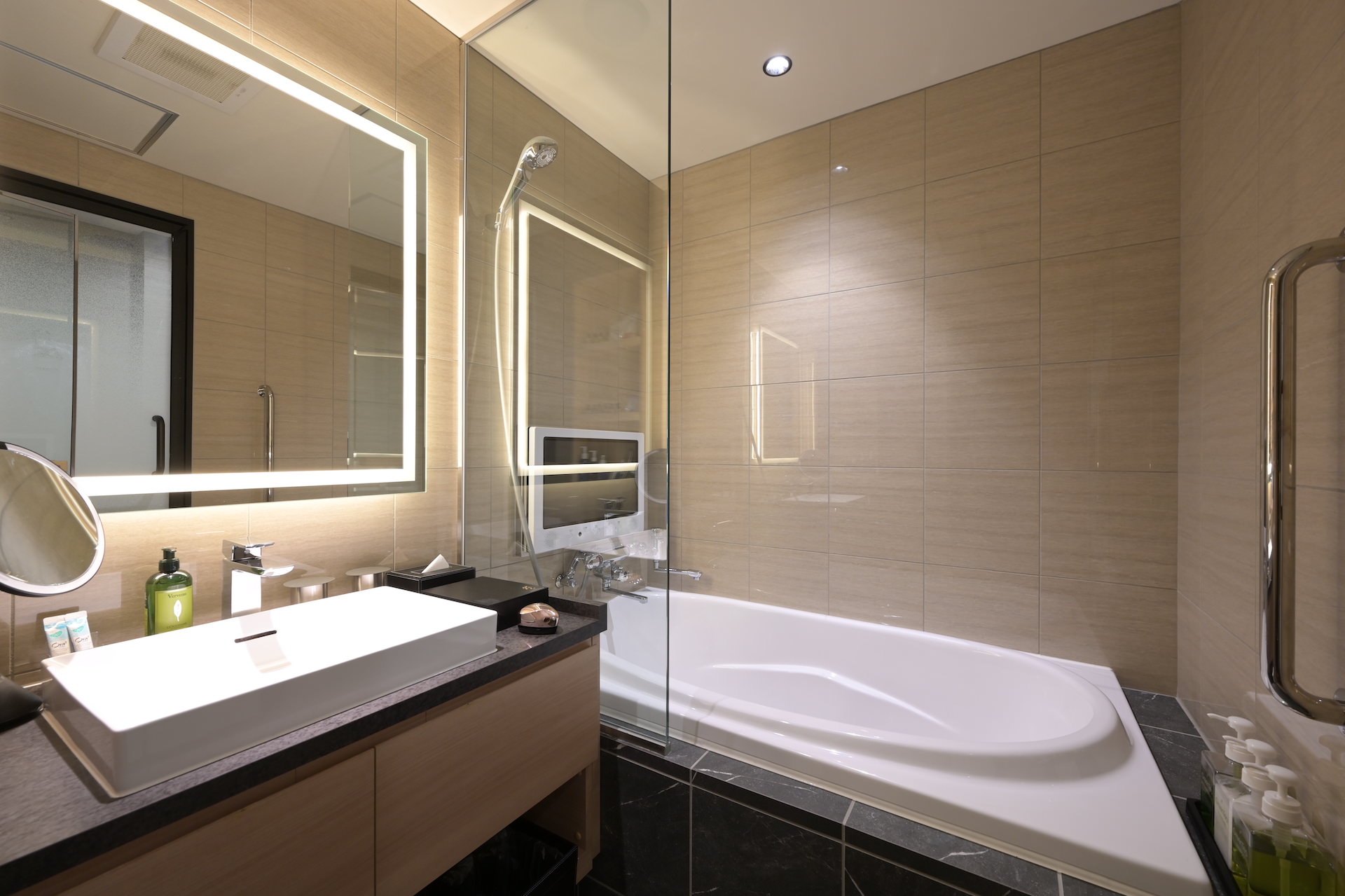 デラックスクイーンルーム