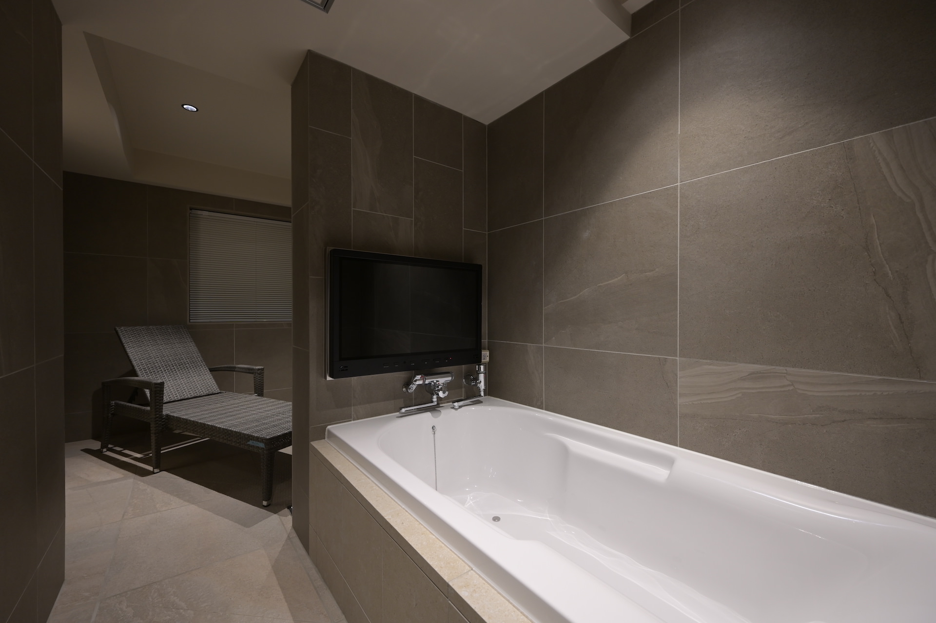 キングツインスイートルーム