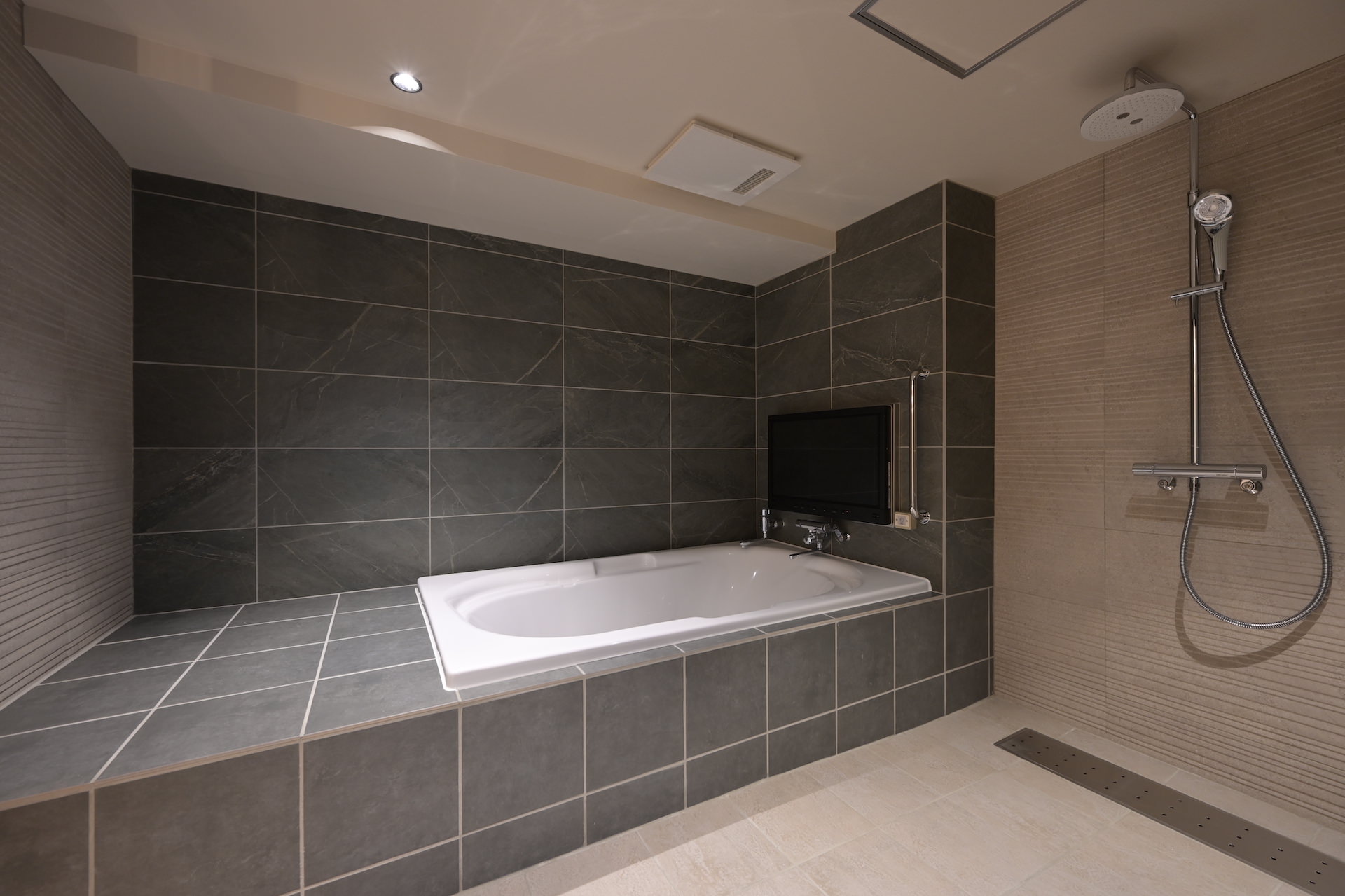 キングツインスイートルーム