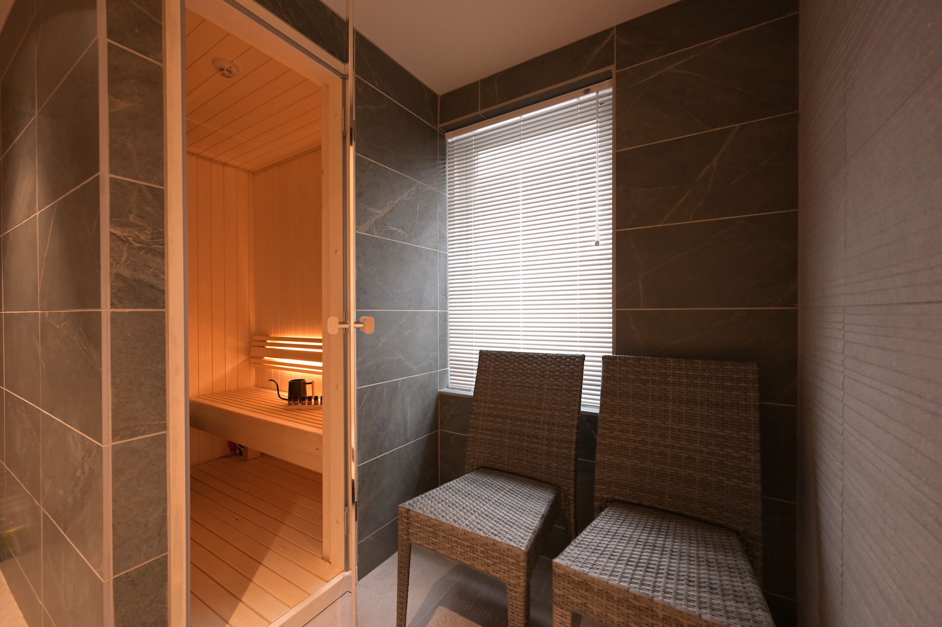 キングツインスイートルーム