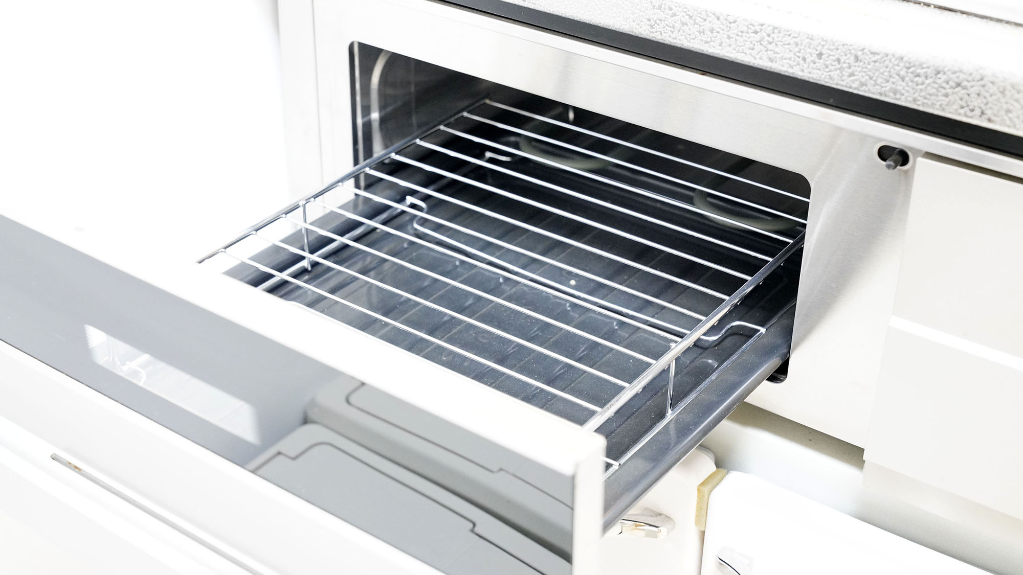 ・301号室：魚焼きグリル付き！市場で買ったお魚を調理するのも◎