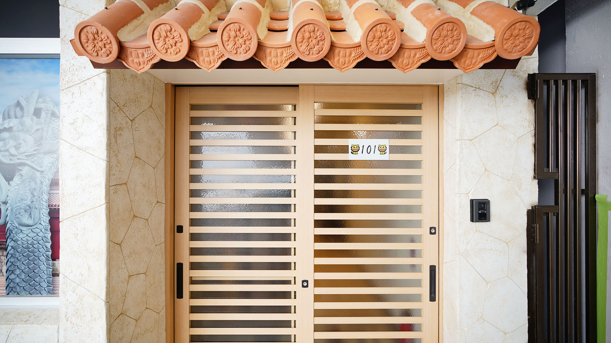 ・101号室：赤瓦の屋根が目印です★