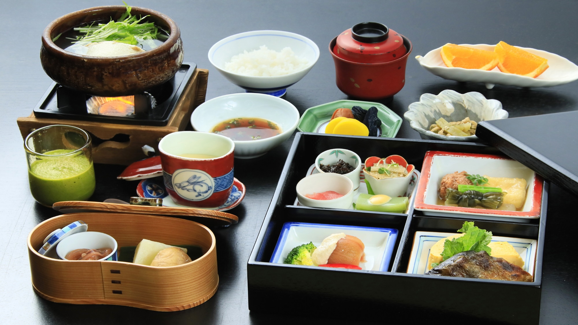 【朝食付】遅い到着でも安心◆海を眺めながら彩り豊かな本格和朝食を＜夕食なし＞