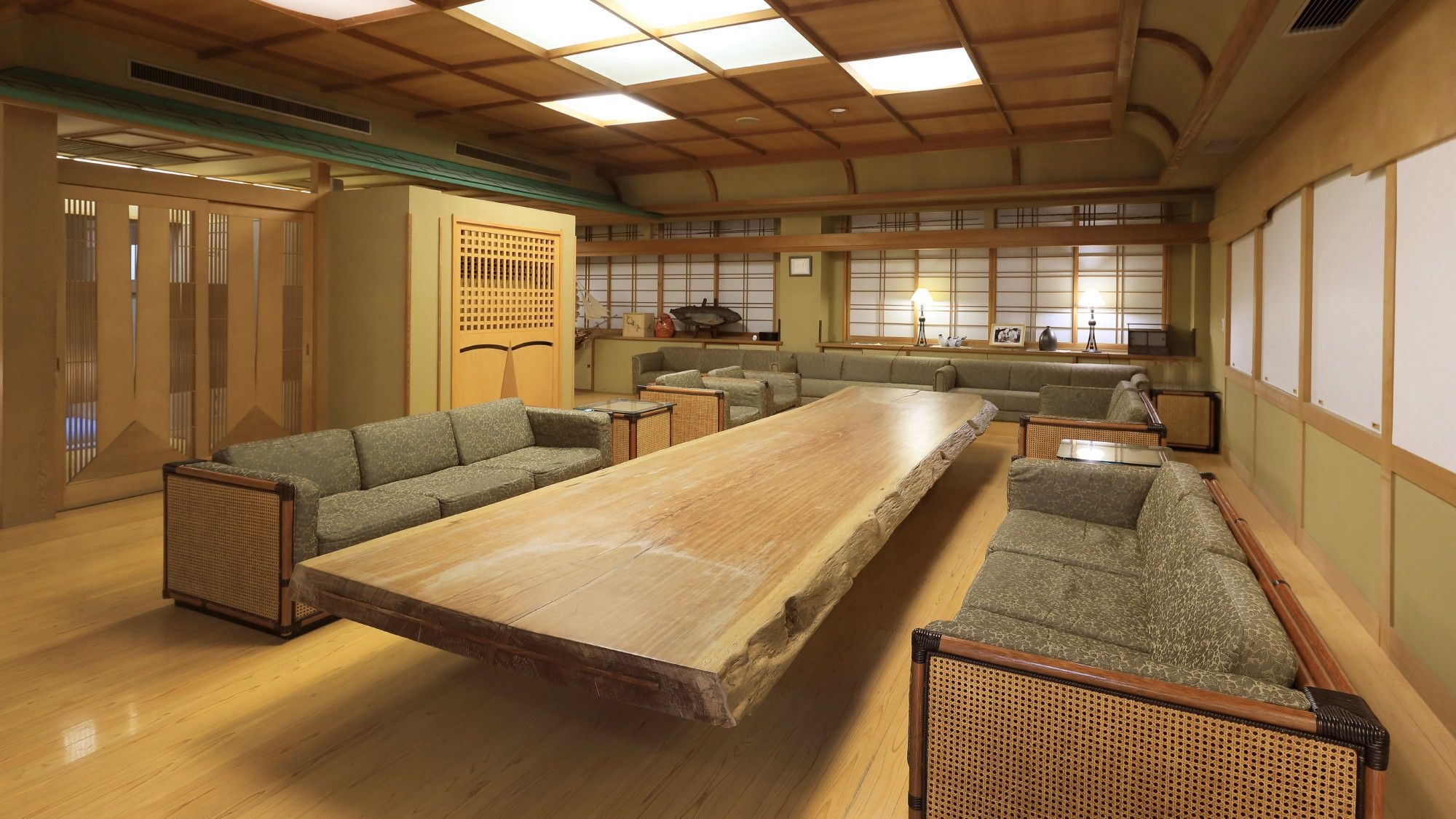 【年末年始】90日前のご予約でお得に！函館の老舗旅館の自家源泉と美食を堪能＜2食付＞