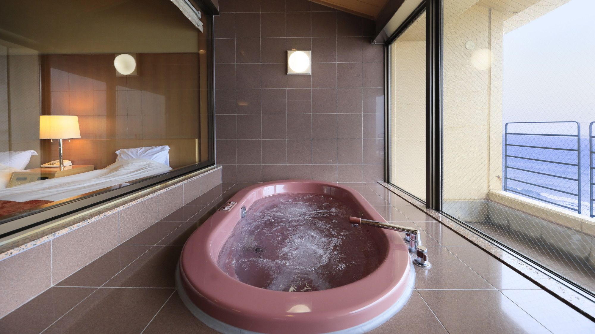 【新館・最上階】展望風呂付和洋室メゾネット～展望風呂（2階部分）～ ※701号室