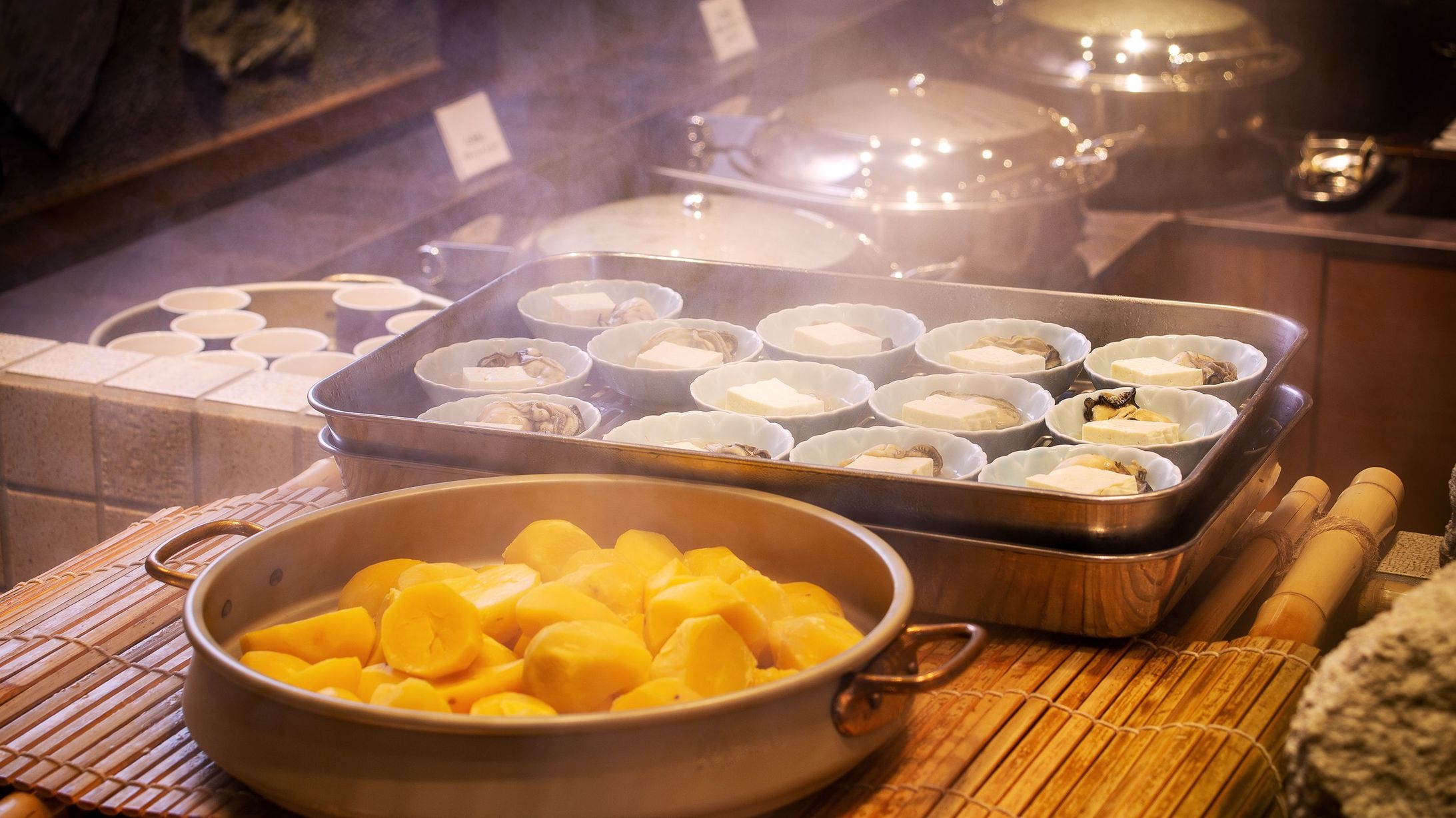 【西館（新館）指定】名湯川湯温泉に泊まって流氷観光と和洋中ビュッフェ【夕朝食・フリードリンク付】