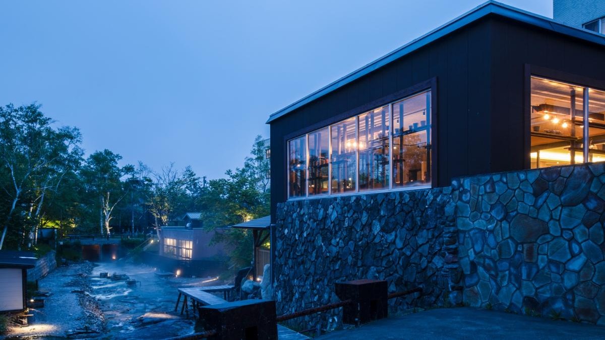 外観（岩盤テラス）